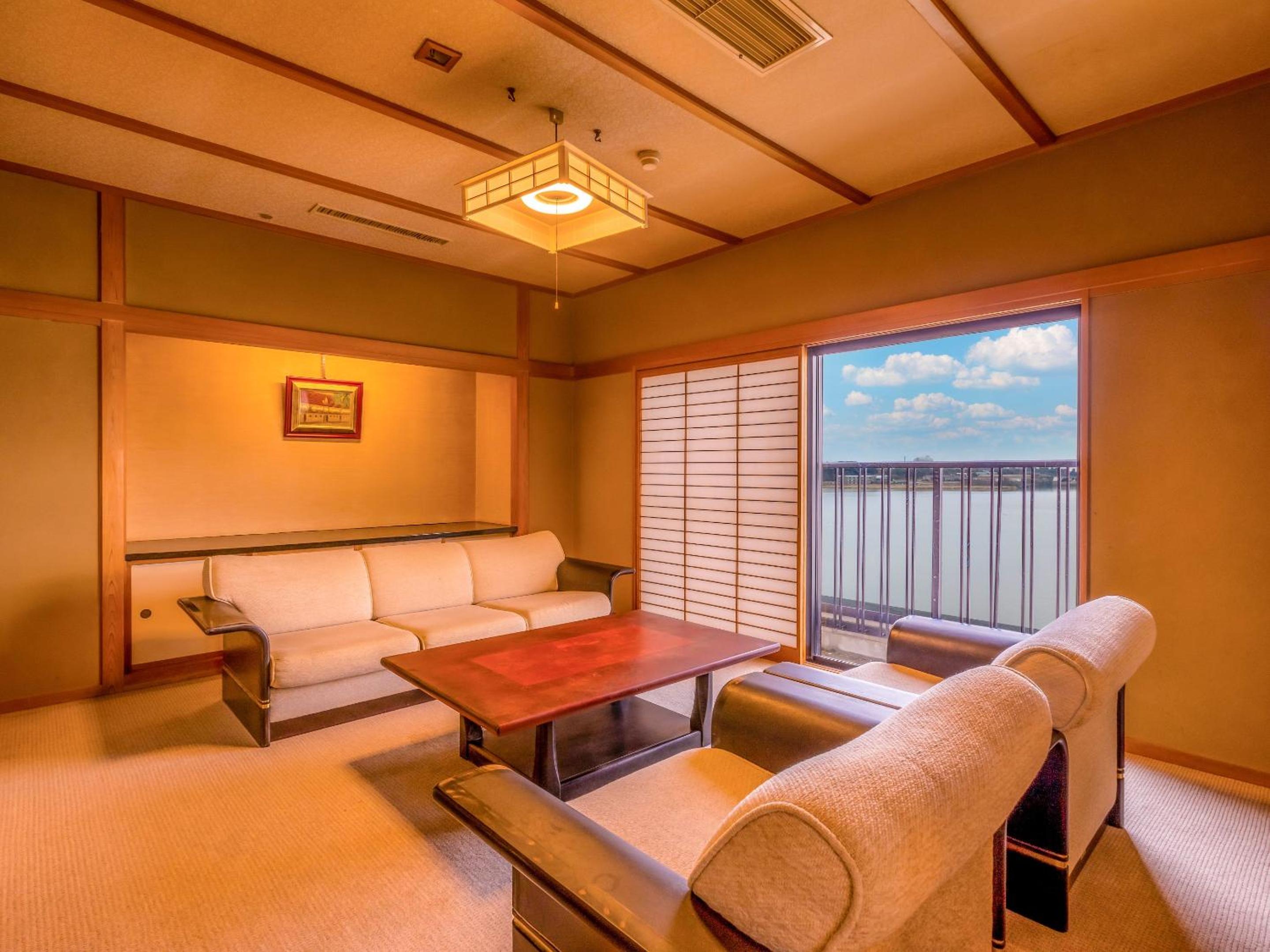 Ooedo Onsen Monogatari Premium Kaga Maruya
