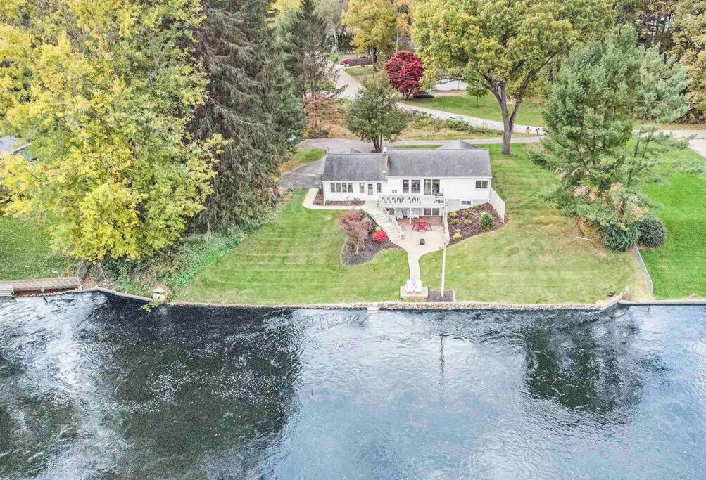 Arrowhead Riverfront Kayaks/Patio 30 Min to ND! view 4