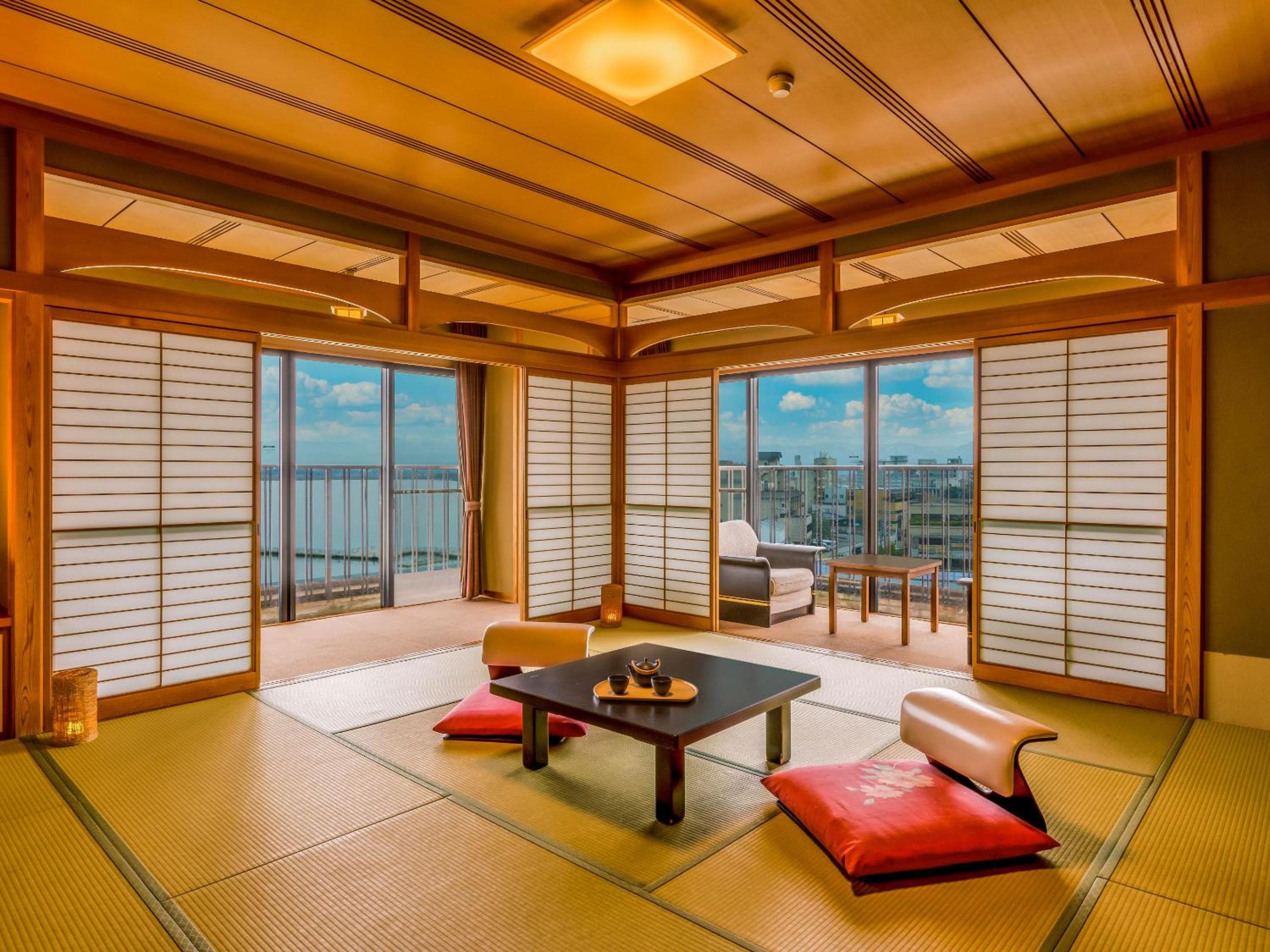 Ooedo Onsen Monogatari Premium Kaga Maruya