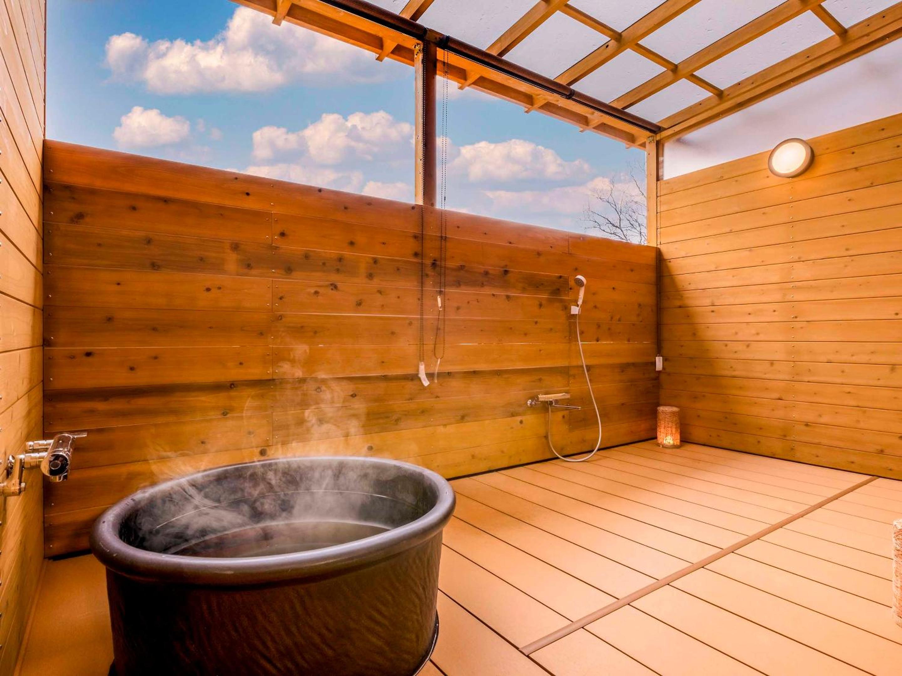Ooedo Onsen Monogatari Premium Kaga Maruya