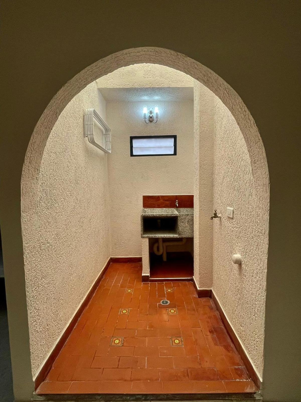 Apartamento para máximo 3 personas, habitación privada con cama doble , dos sofá cama, comodo, bonito, central, bien ubicado, en el centro de palmira
