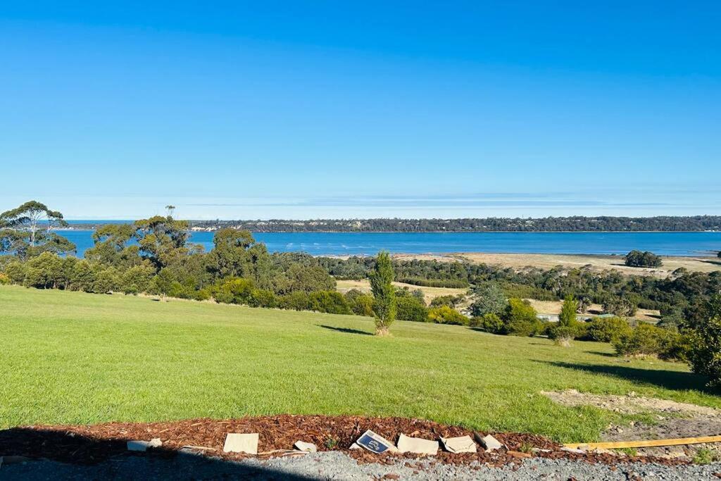 The Barn - Georges Bay, St Helens