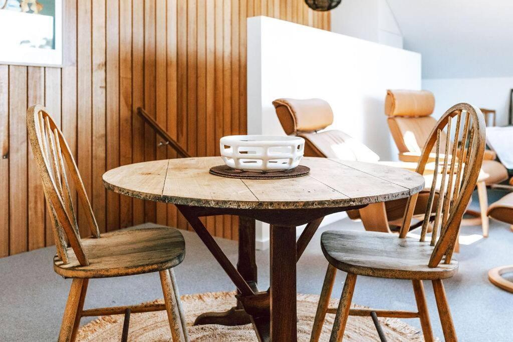 The Barn - Georges Bay, St Helens
