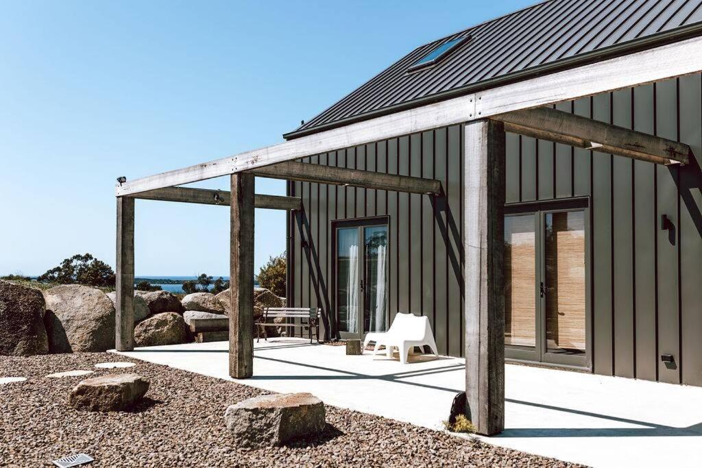 The Barn - Georges Bay, St Helens