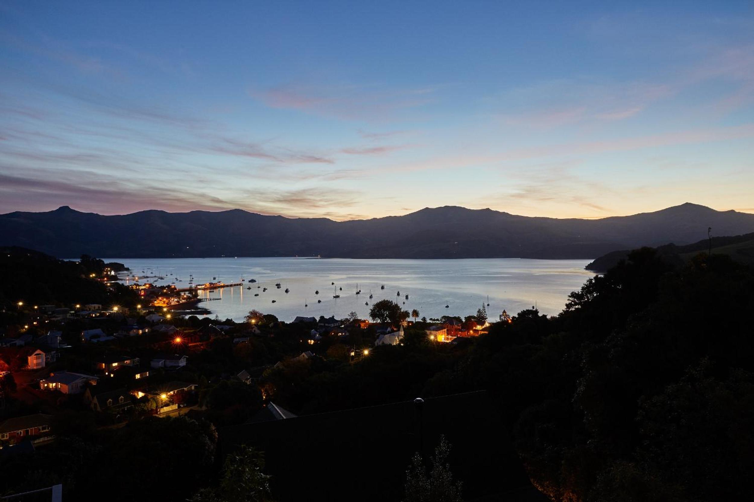 Akaroa holiday home spacious and quiet with stunning harbour views and close to town