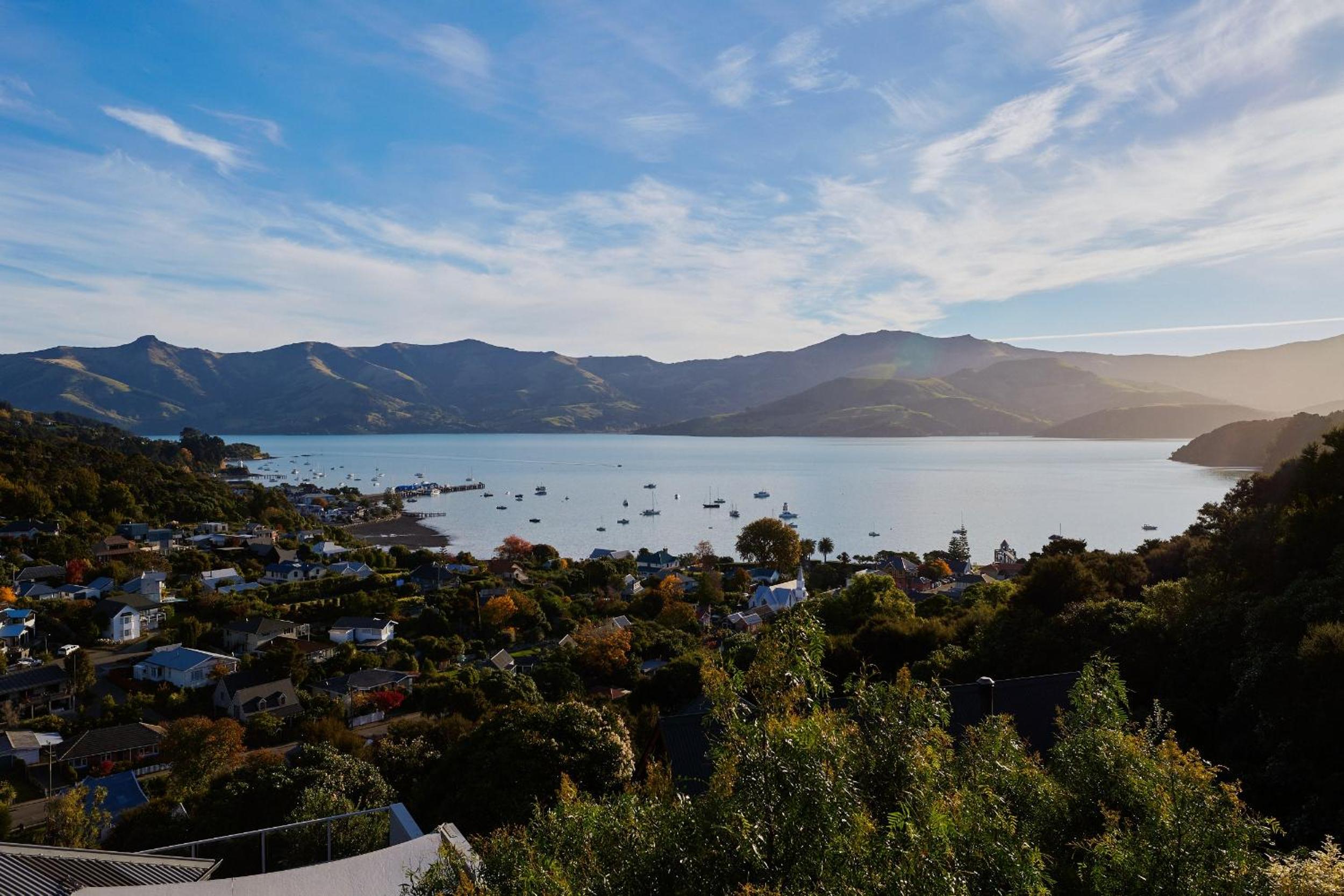 Akaroa holiday home spacious and quiet with stunning harbour views and close to town