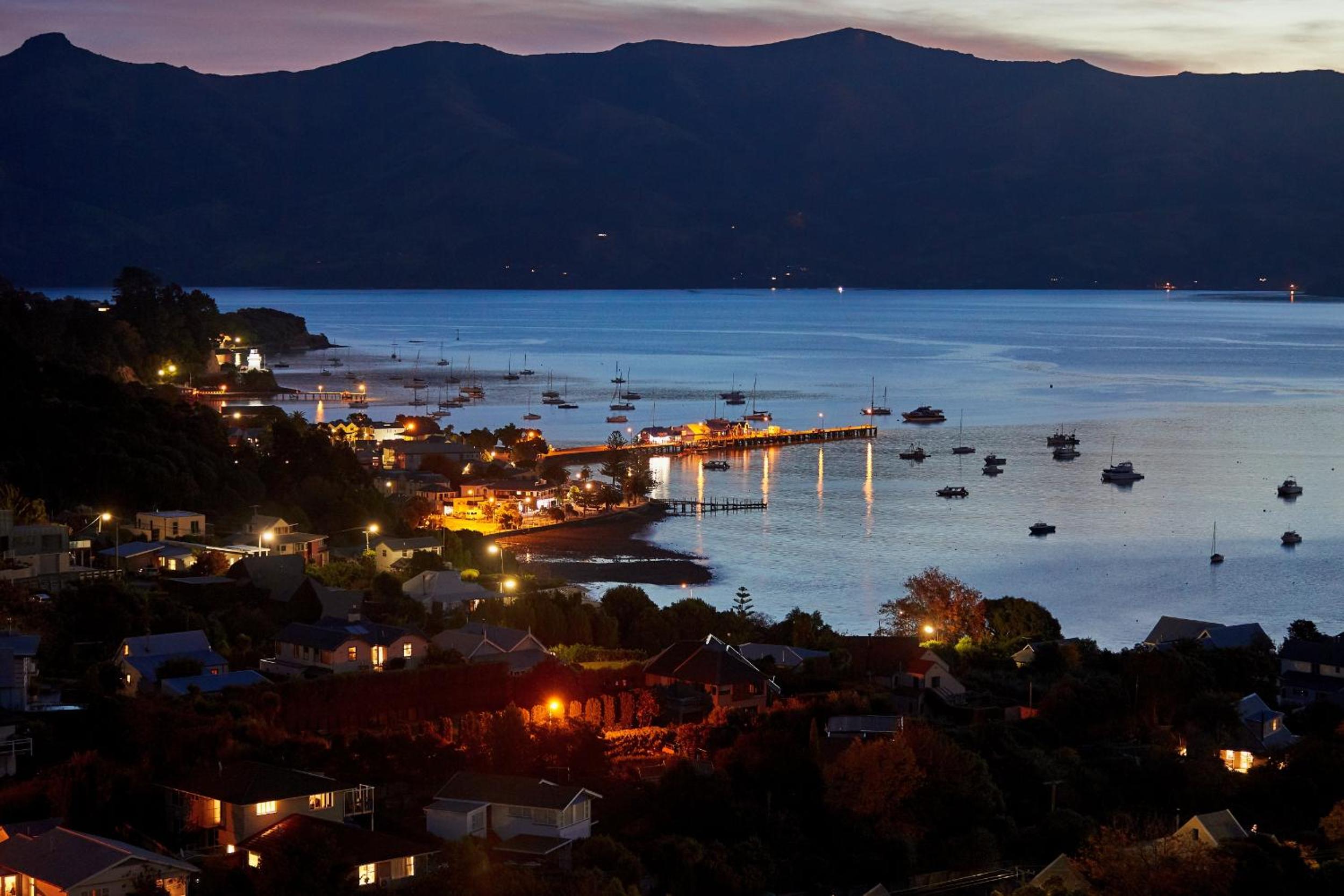 Akaroa holiday home spacious and quiet with stunning harbour views and close to town