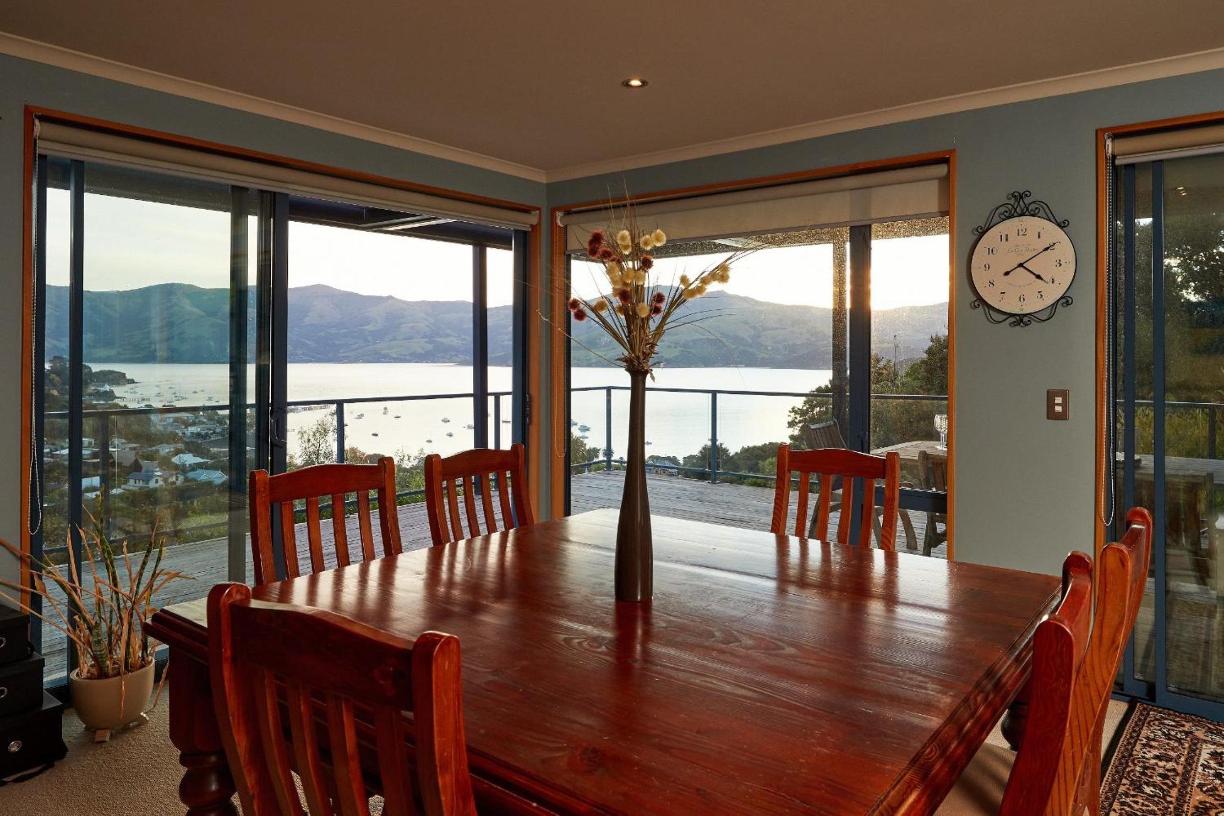 Akaroa holiday home spacious and quiet with stunning harbour views and close to town