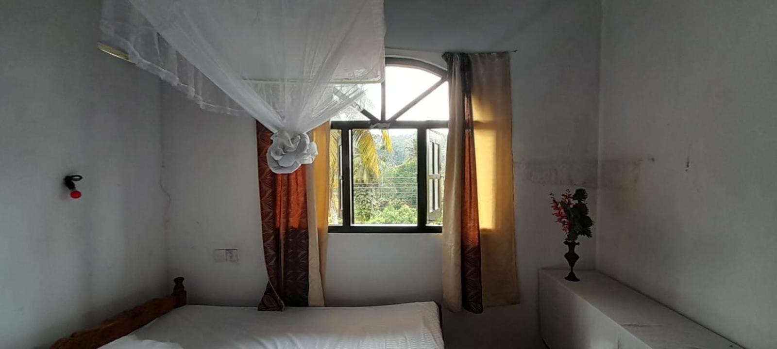 Unawatuna White Villa view 5