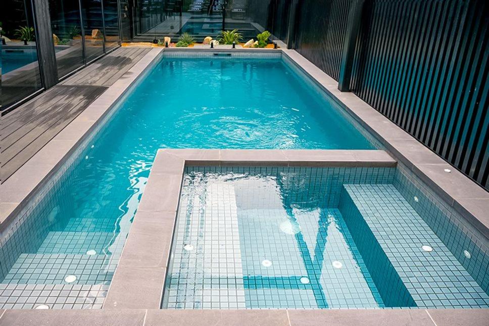 Rye Back Beach Pool House