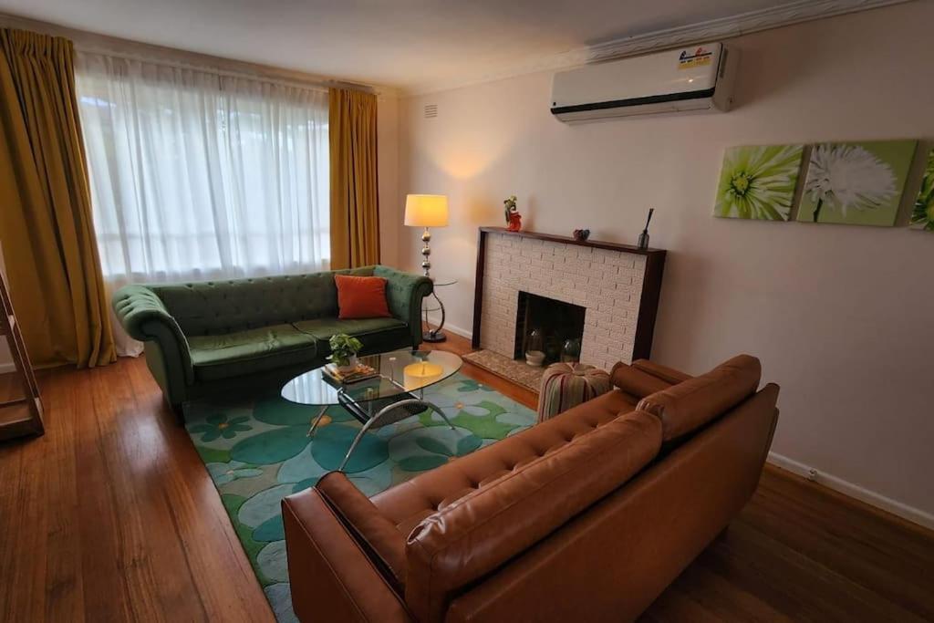 Two Pines, whole home in Tullamarine near airport!