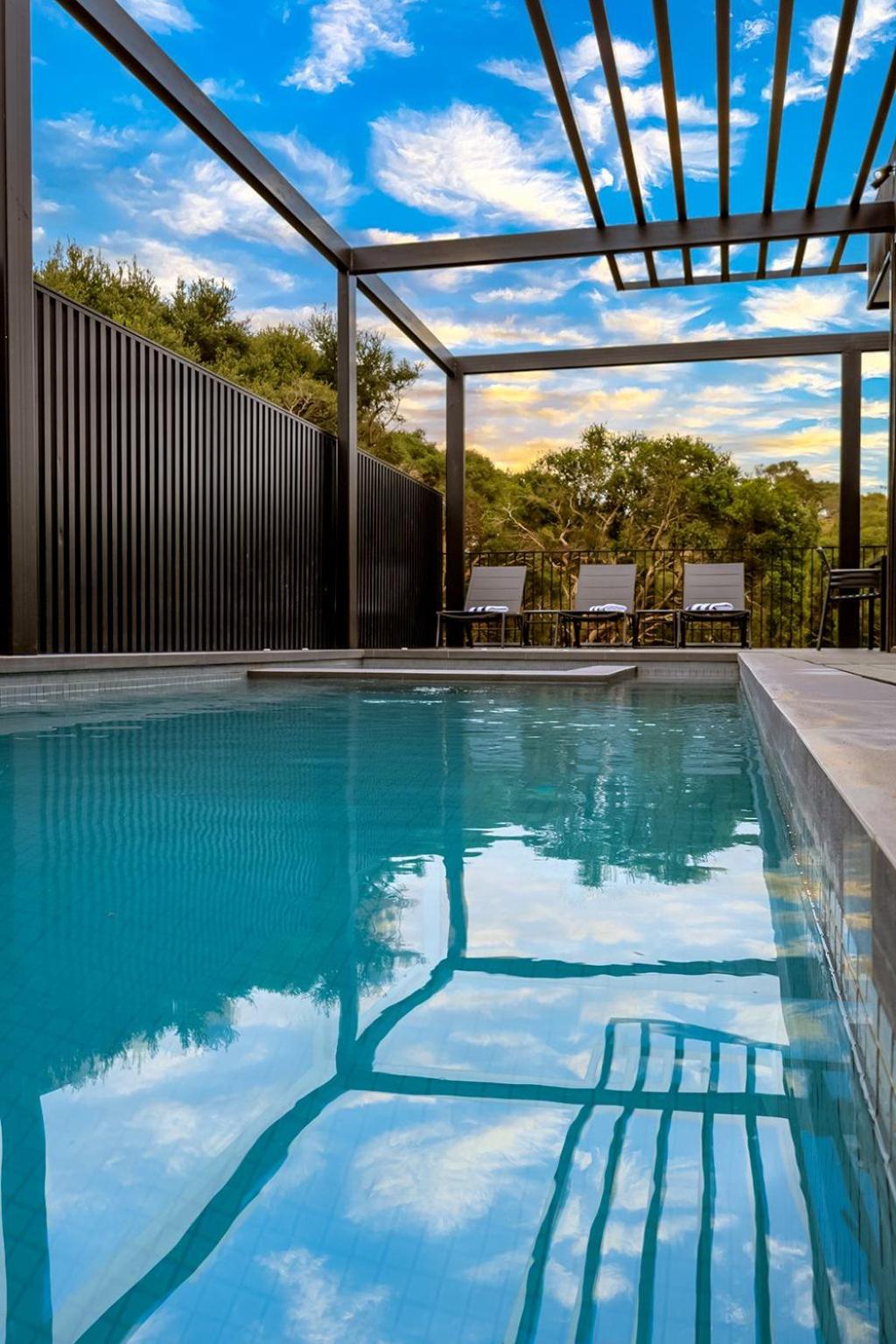 Rye Back Beach Pool House
