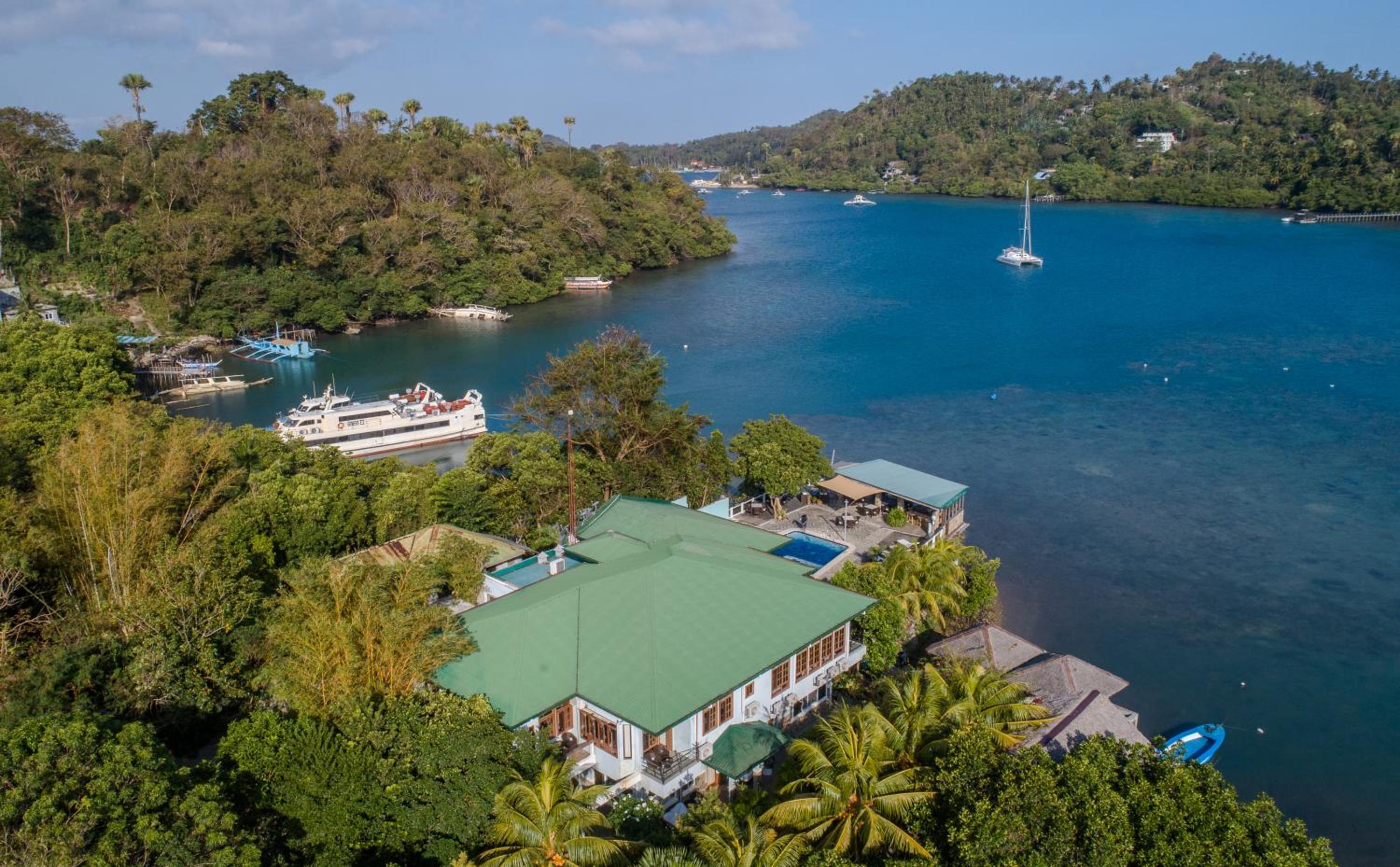 Edgewater Dive & Spa Resort