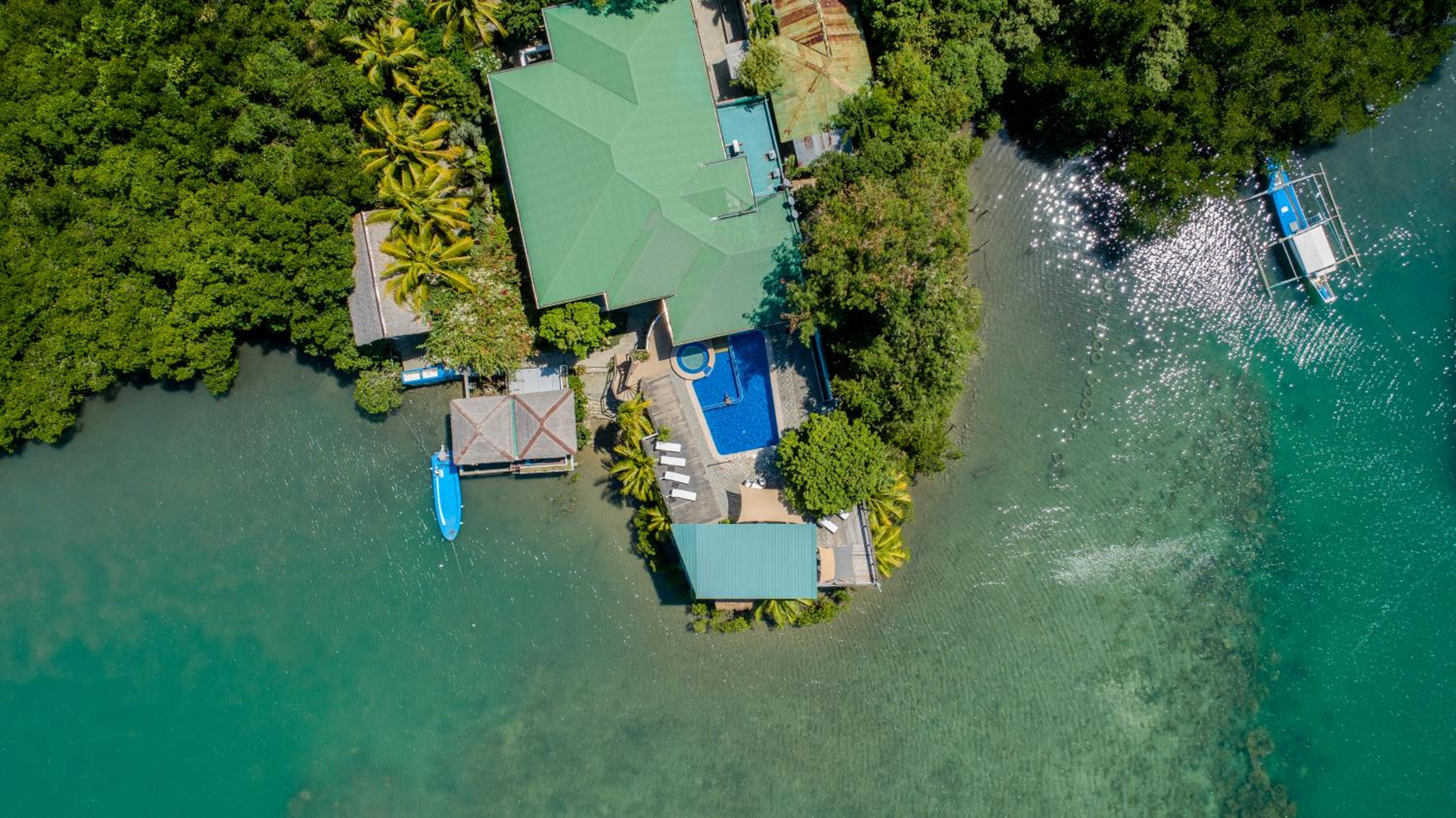 Edgewater Dive & Spa Resort