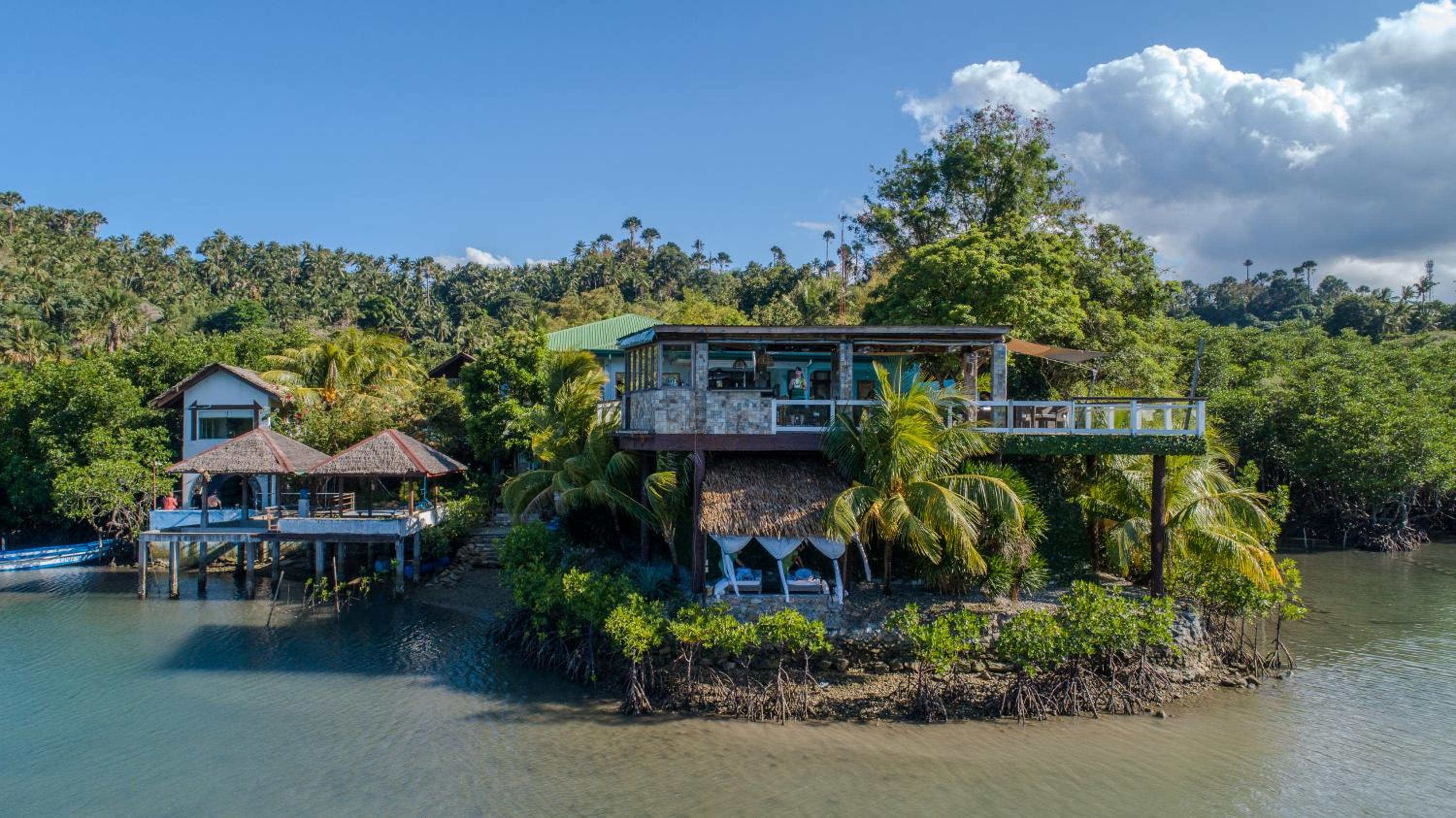 Edgewater Dive & Spa Resort