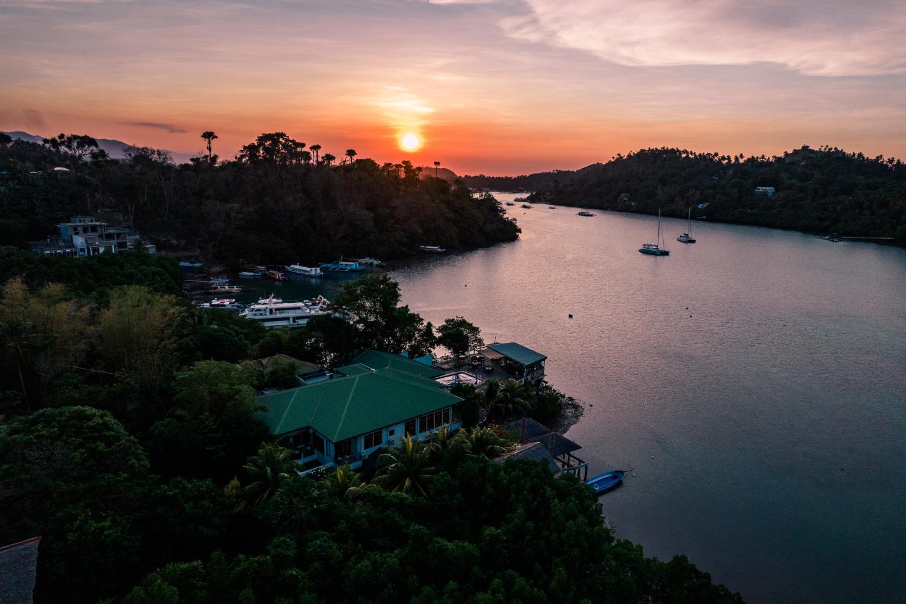 Edgewater Dive & Spa Resort