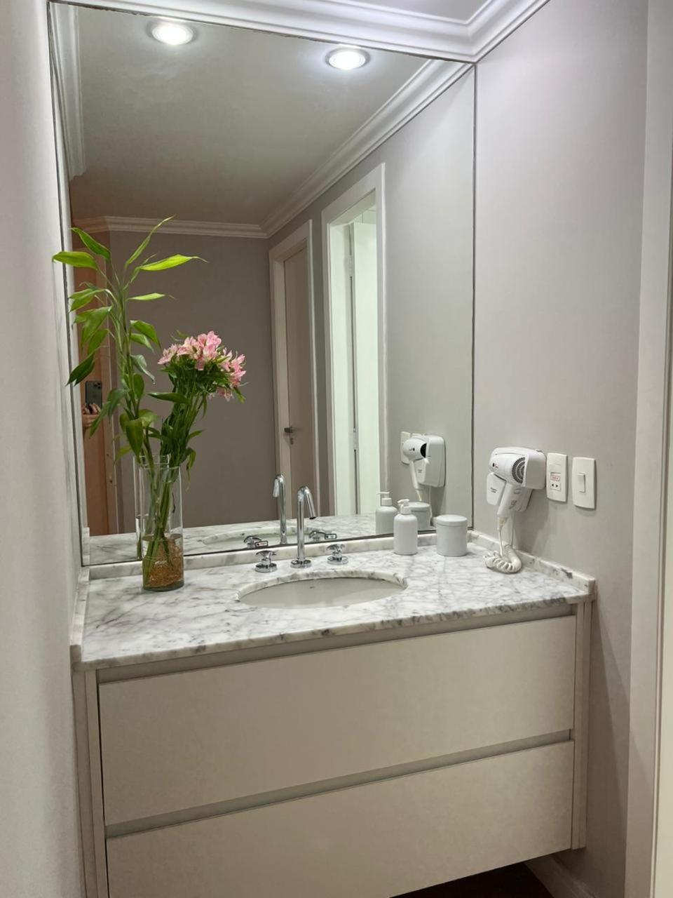 Apartamento 2 quartos proximo à AV Paulista BC01