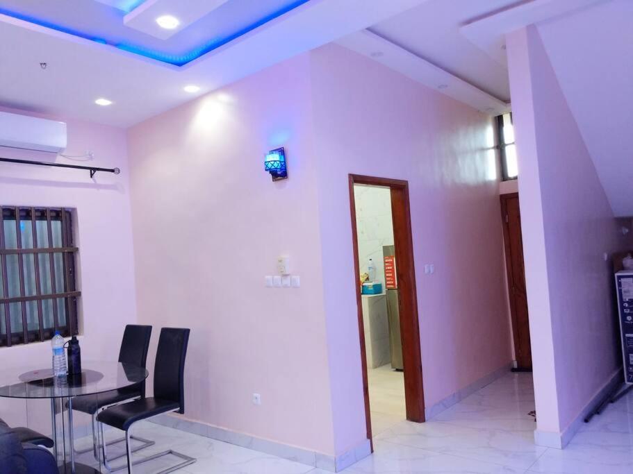 Porto-Novo Charme Townhouse - With Hot water - Avec Eau Chaud