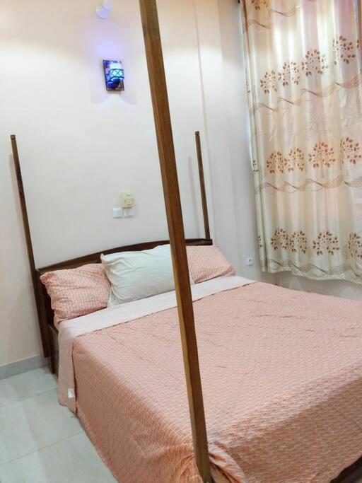 Porto-Novo Charme Townhouse - With Hot water - Avec Eau Chaud