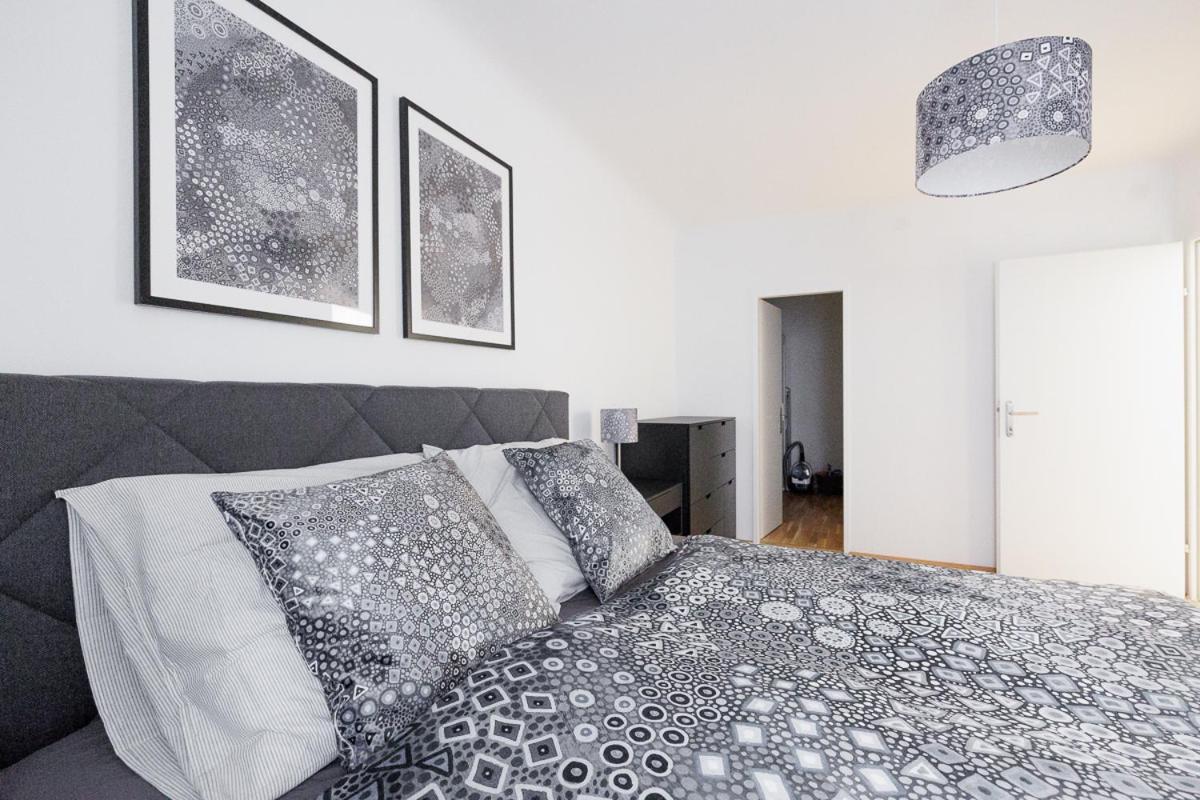 NEW! ShalalaLiving - Lucky strike! Cozy & Homely near Schönbrunn PG20