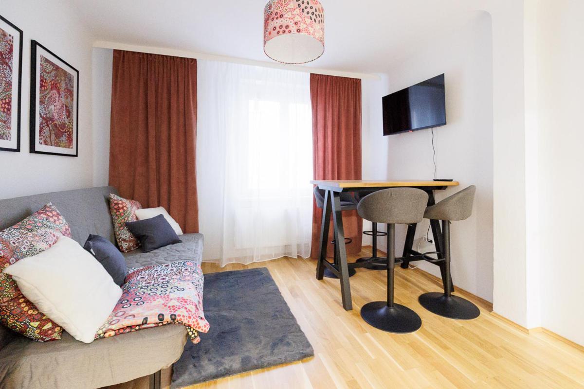 NEW! ShalalaLiving - Lucky strike! Cozy & Homely near Schönbrunn PG20
