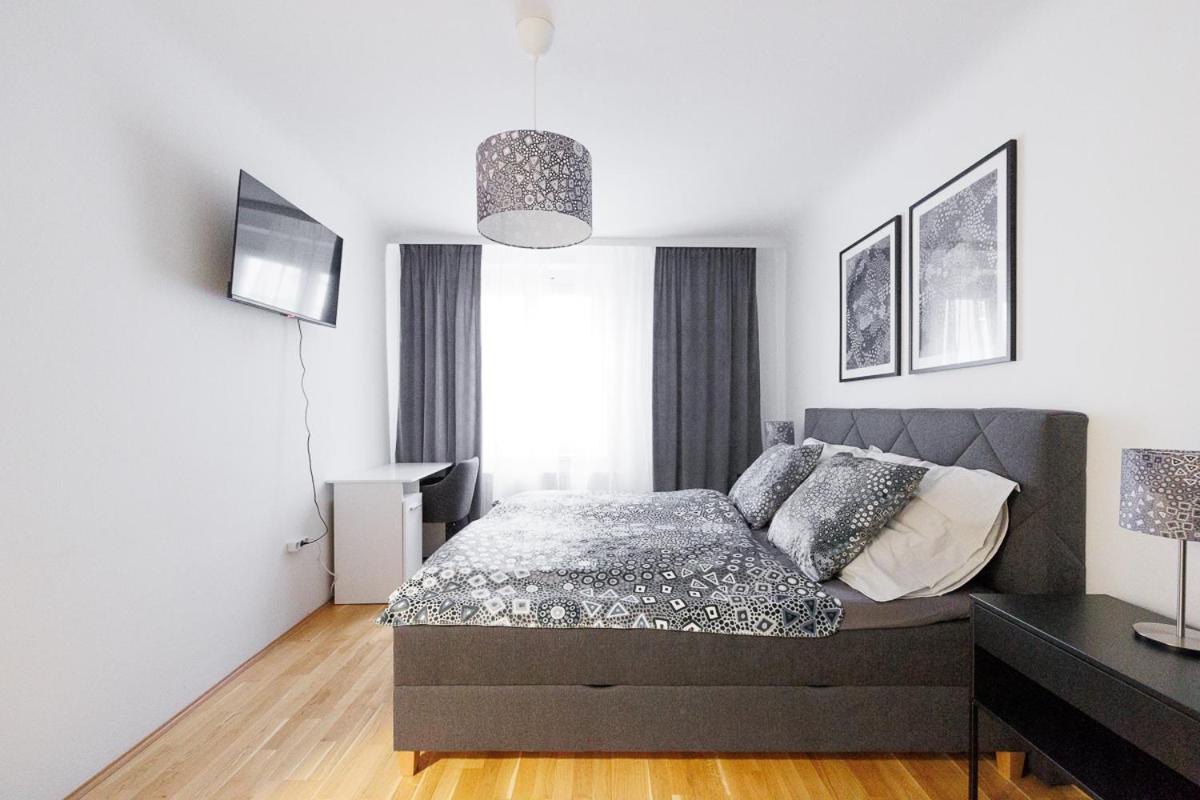 NEW! ShalalaLiving - Lucky strike! Cozy & Homely near Schönbrunn PG20