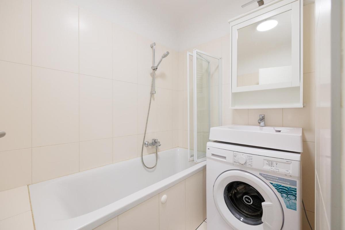 NEW! ShalalaLiving - Lucky strike! Cozy & Homely near Schönbrunn PG20