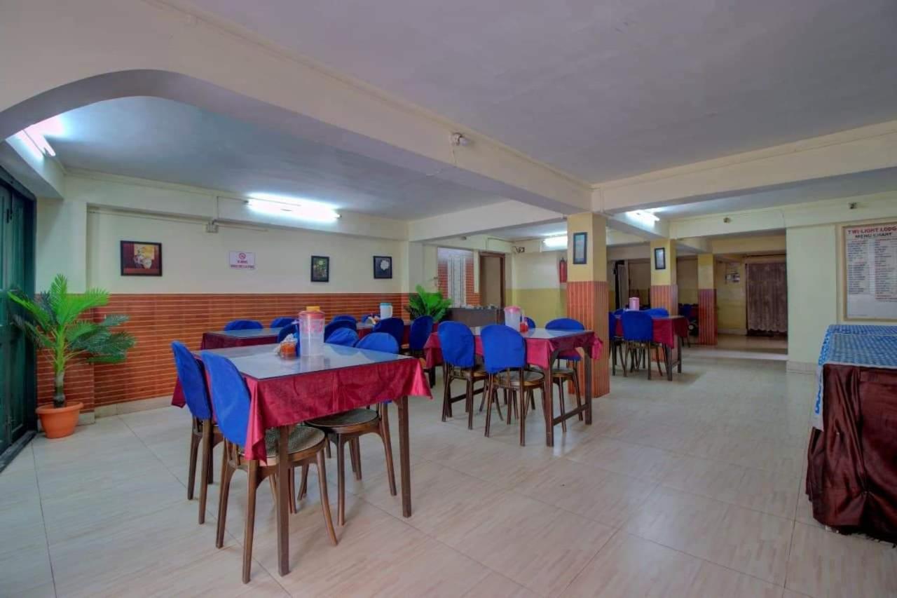 HOTEL TWILIGHT LODGE
