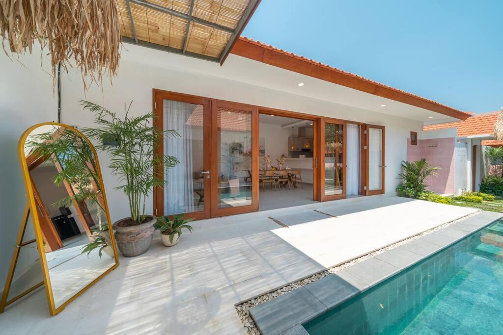 Charming Brand New 2BR Villa: Tranquil Canggu view 2