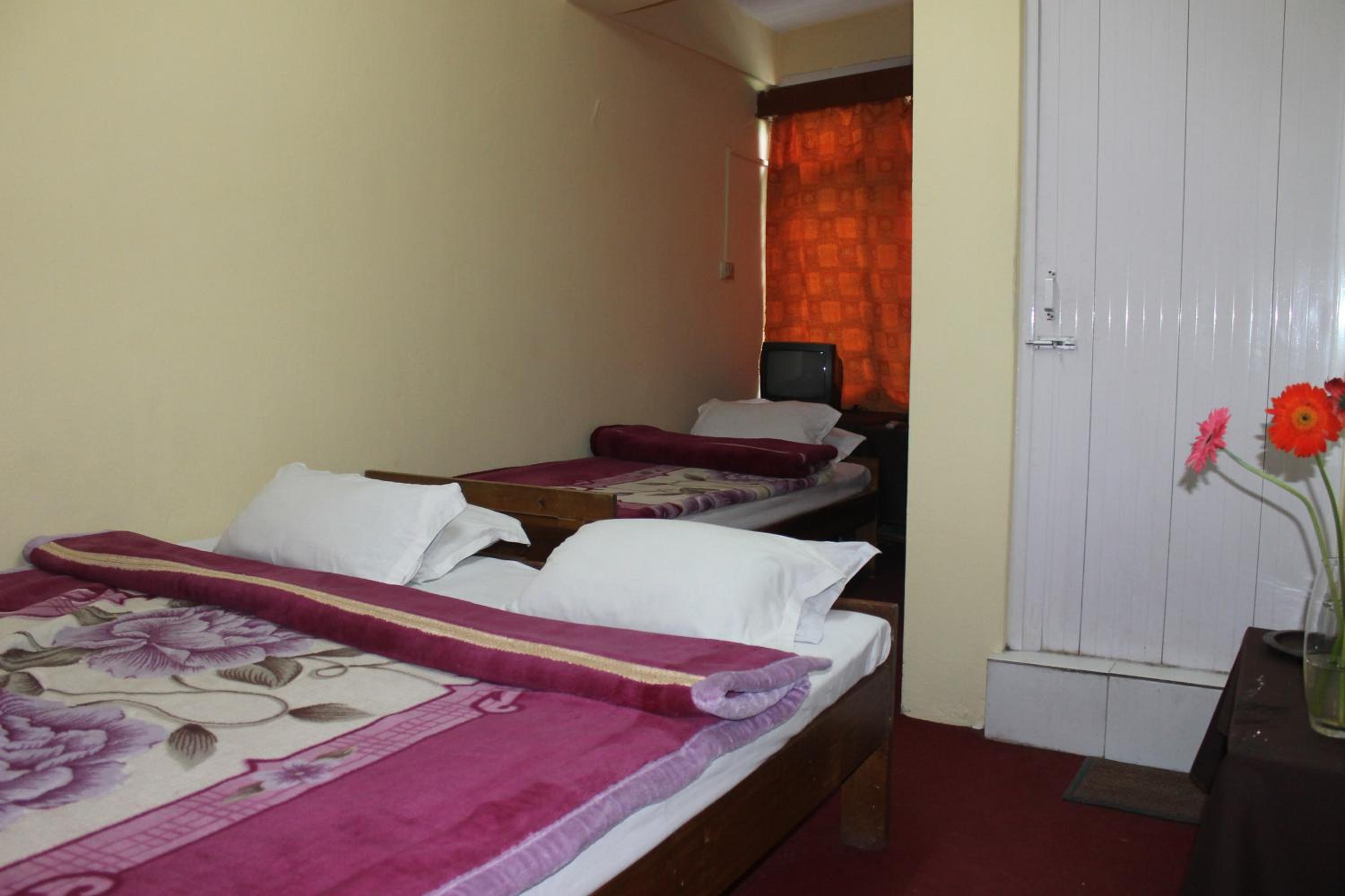 HOTEL TWILIGHT LODGE