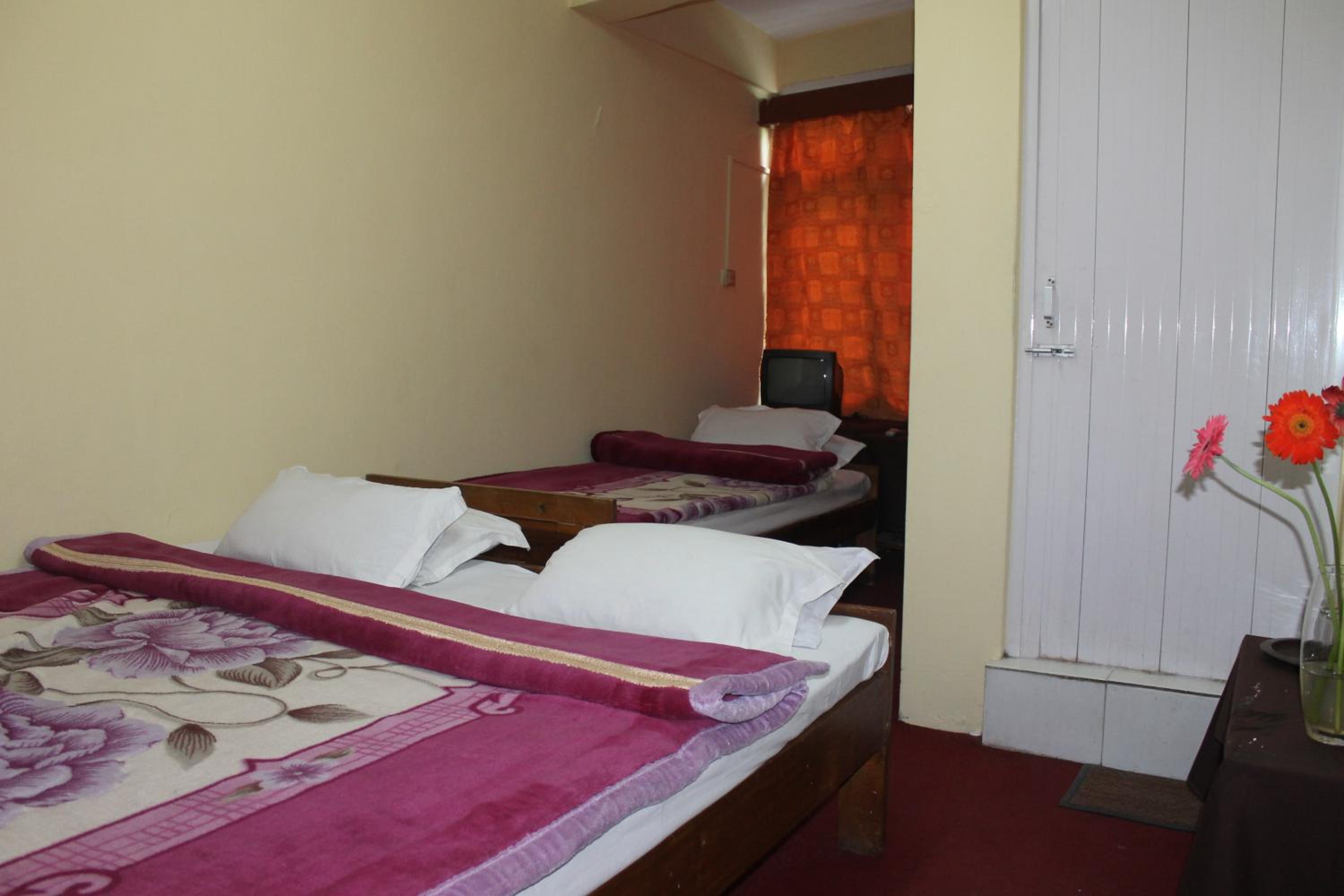 HOTEL TWILIGHT LODGE