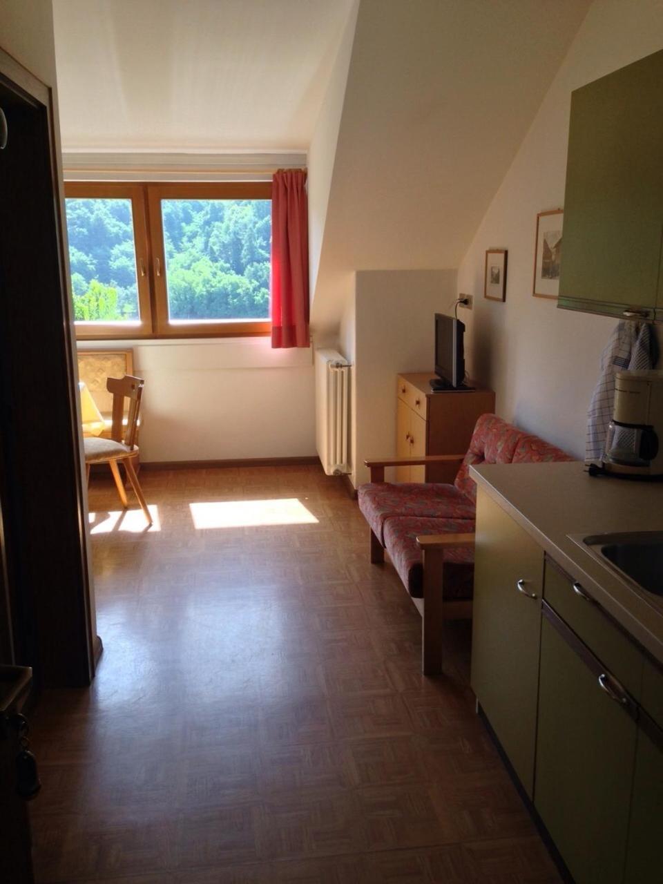 Photo 33