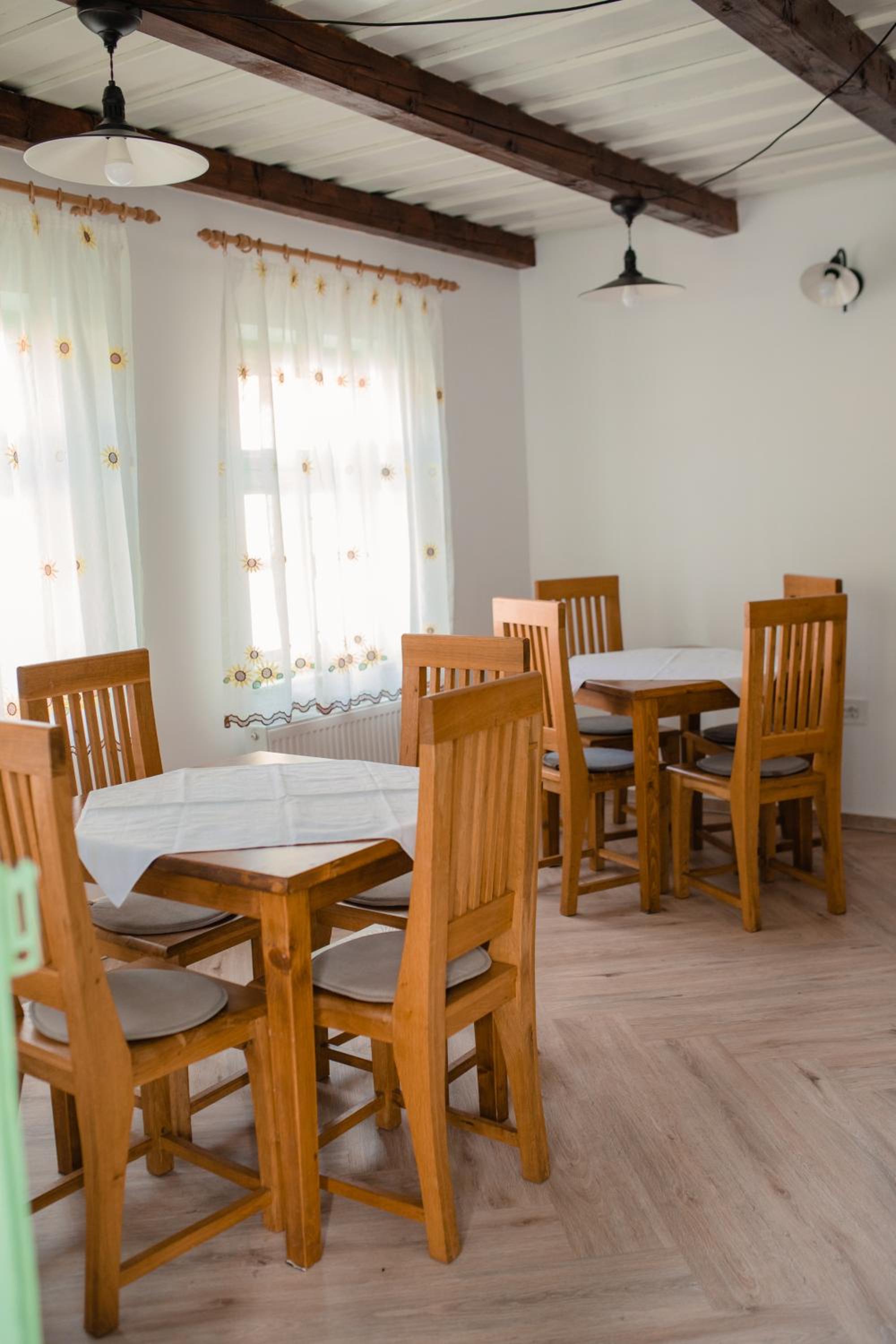 Casa Izvoarele