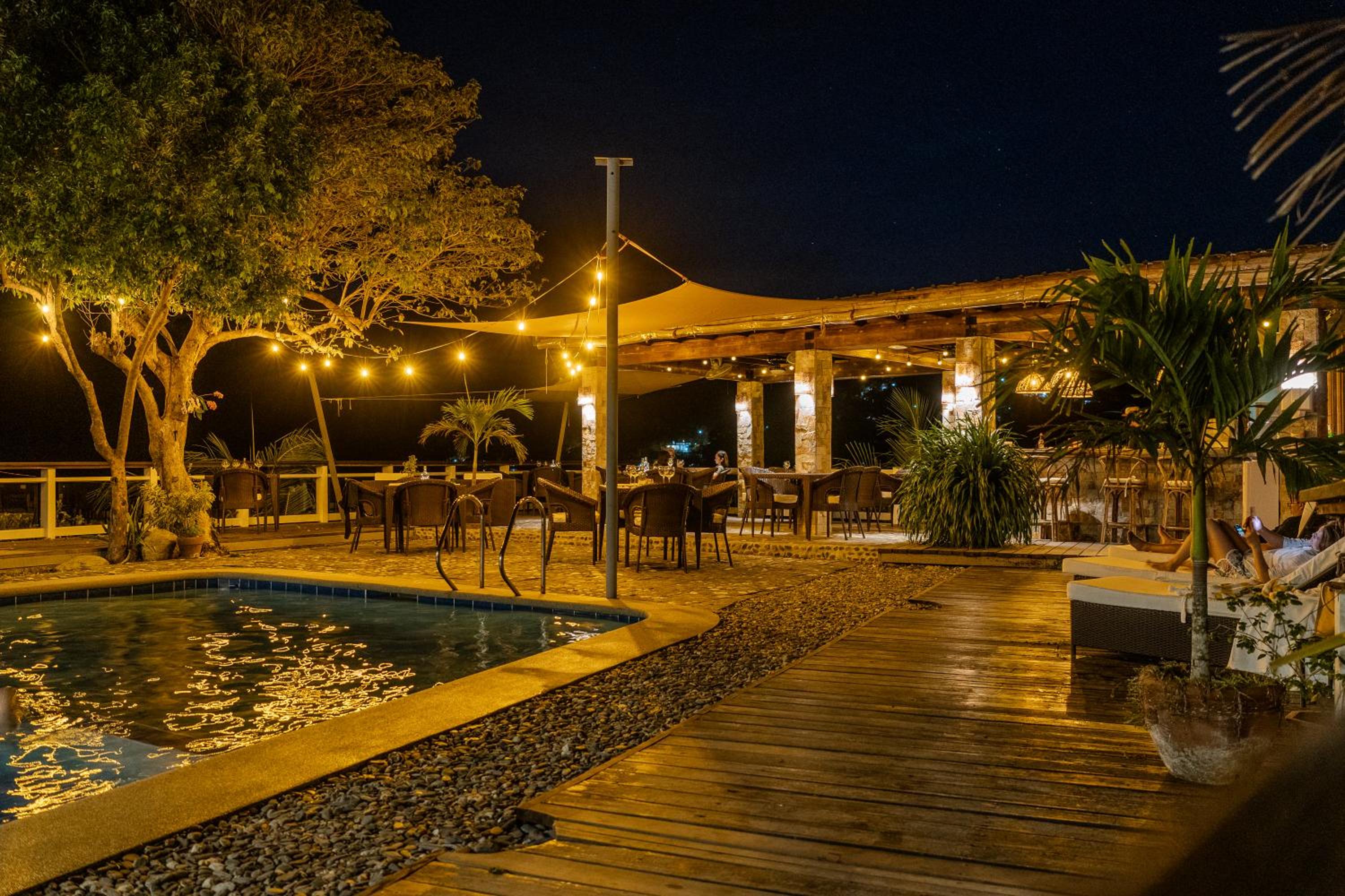 Edgewater Dive & Spa Resort