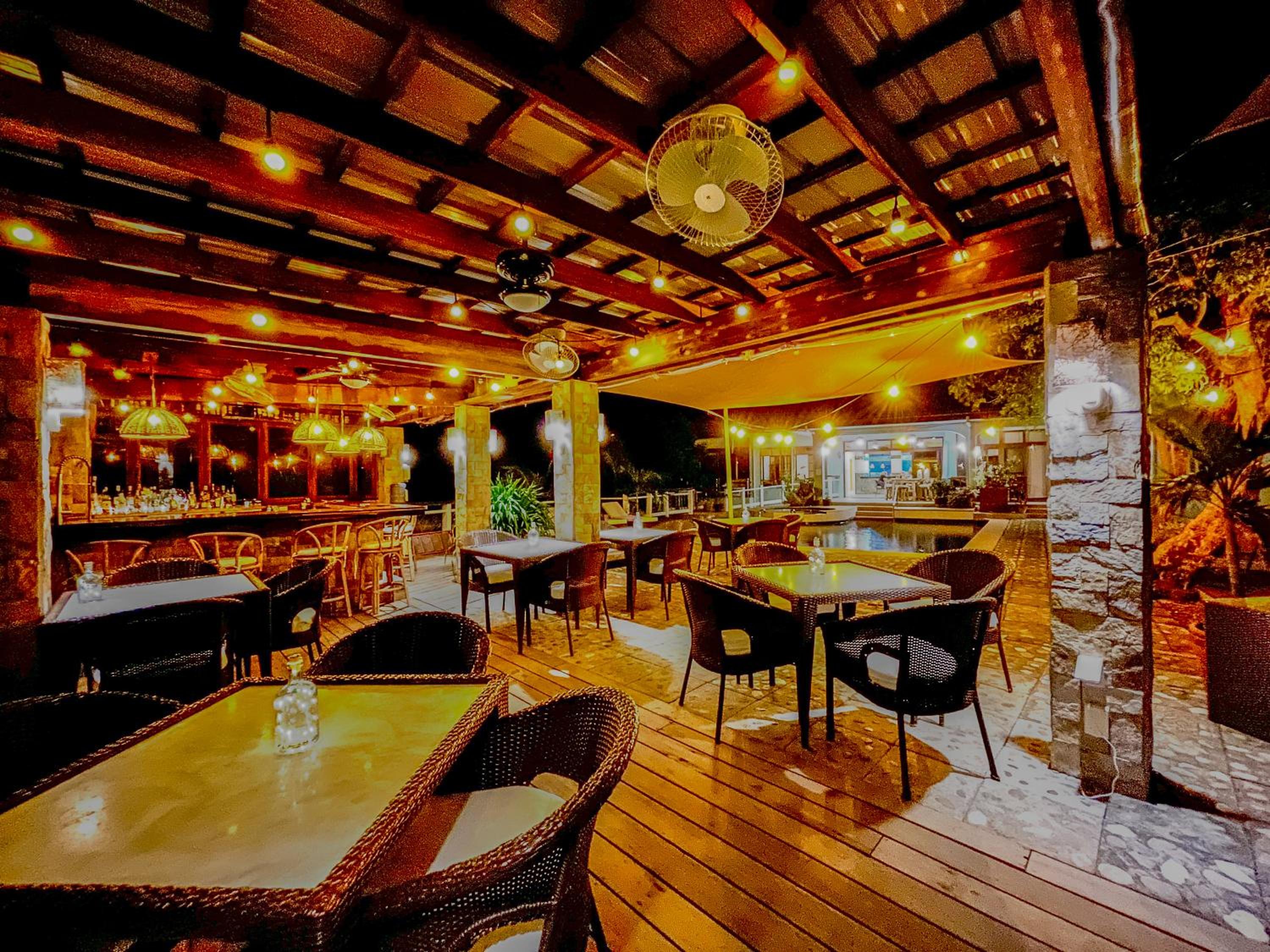 Edgewater Dive & Spa Resort