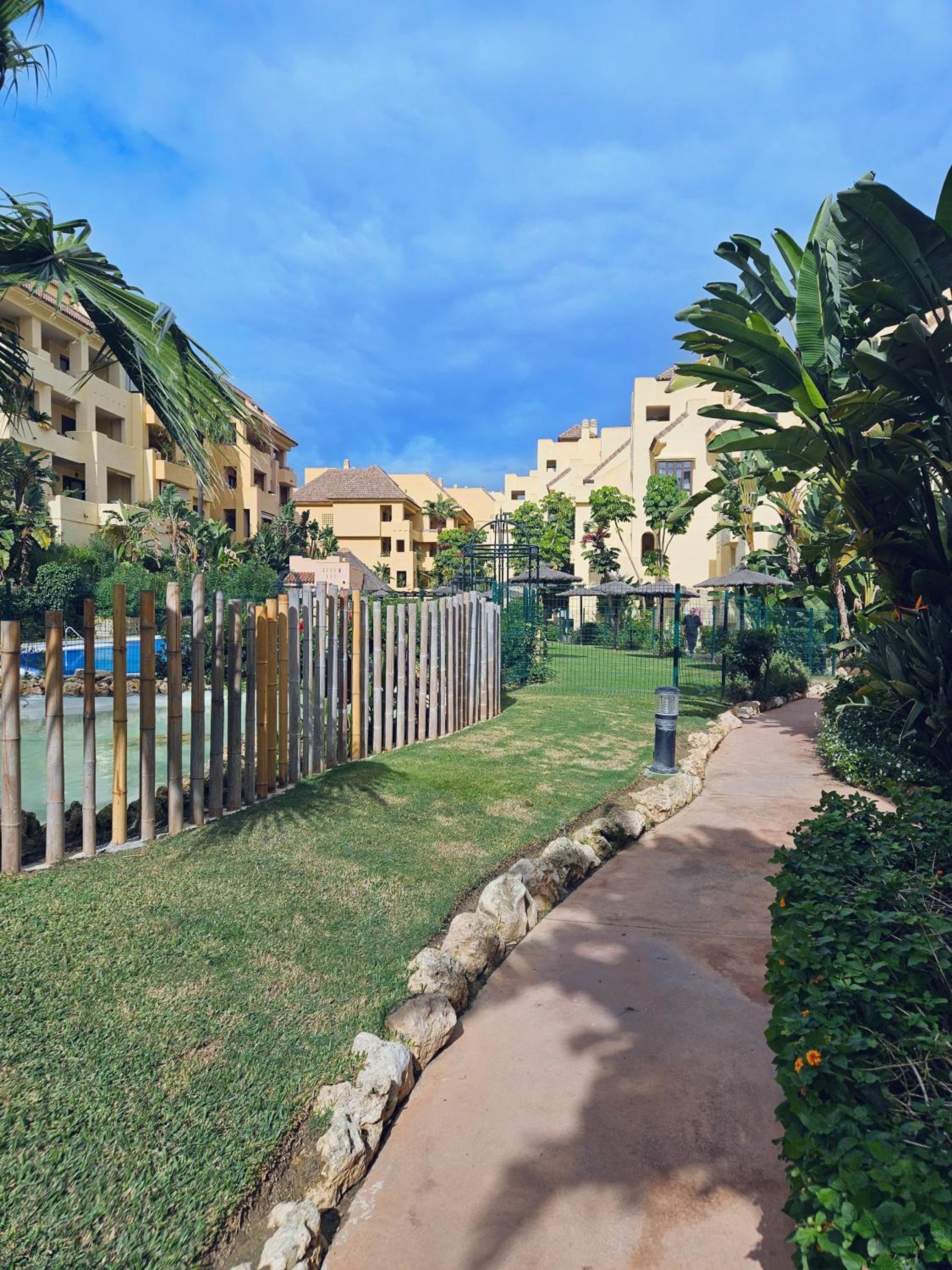 Ground floor 2 bed apartment La Duquesa with 5 pools and large terrace view 4