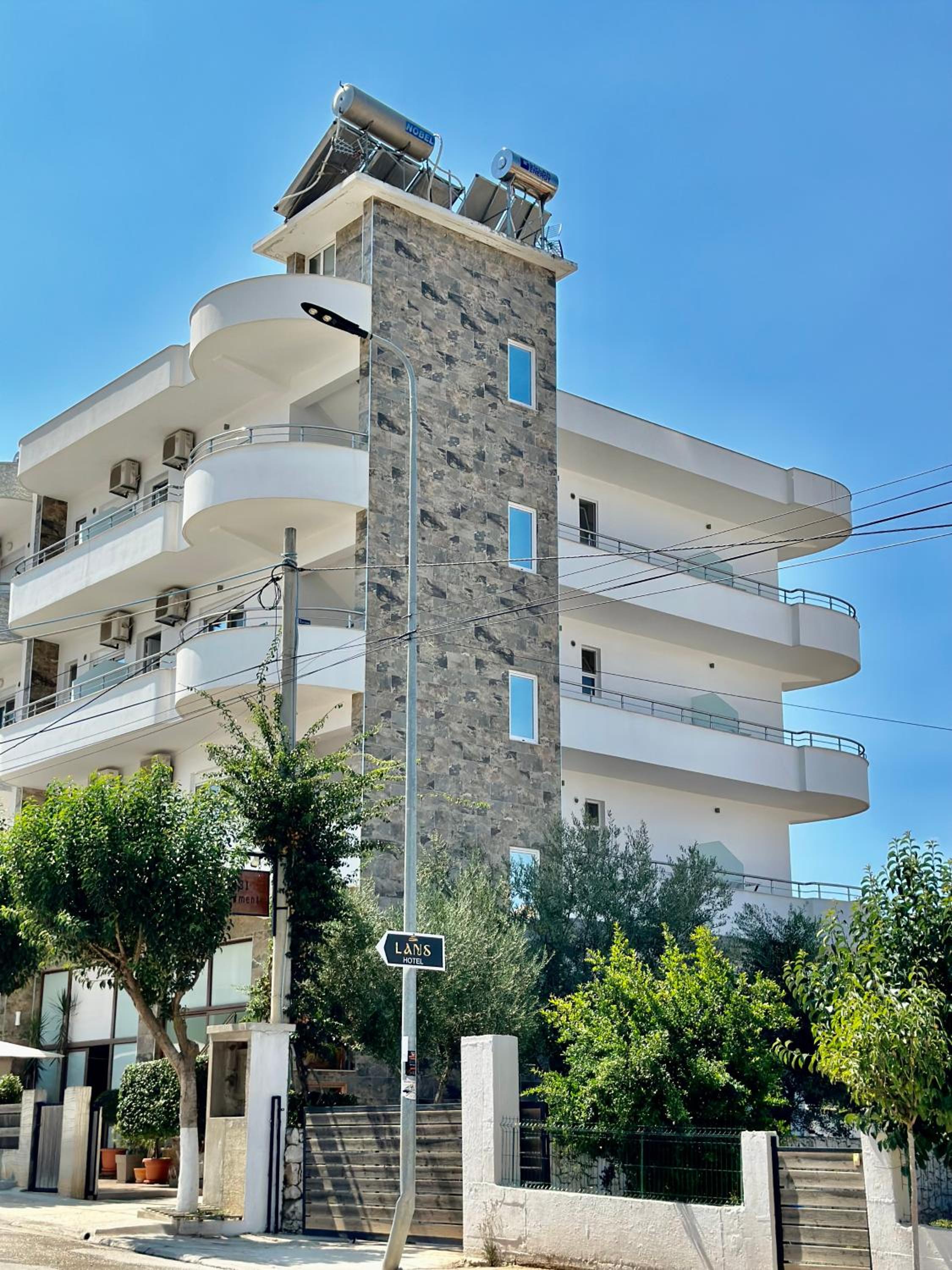 Brian Apartments