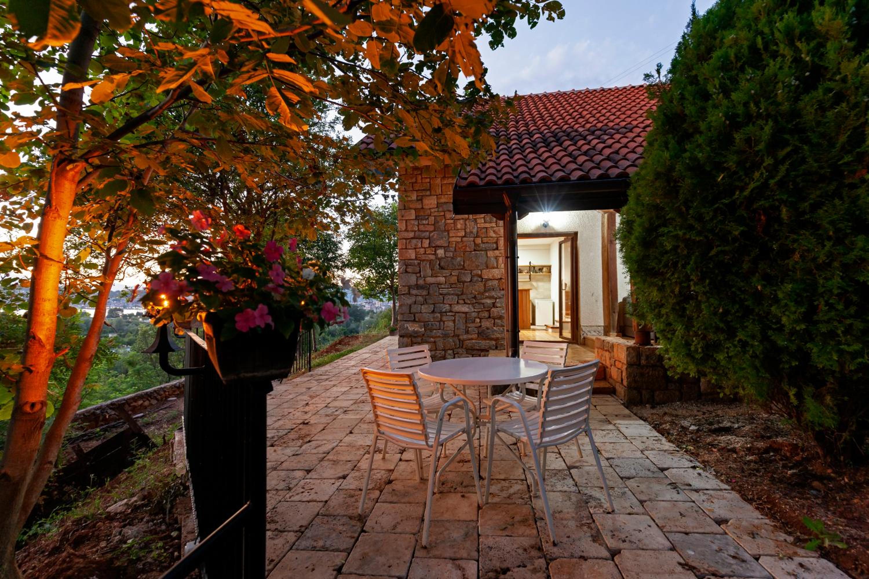 Bitrak House Megdani