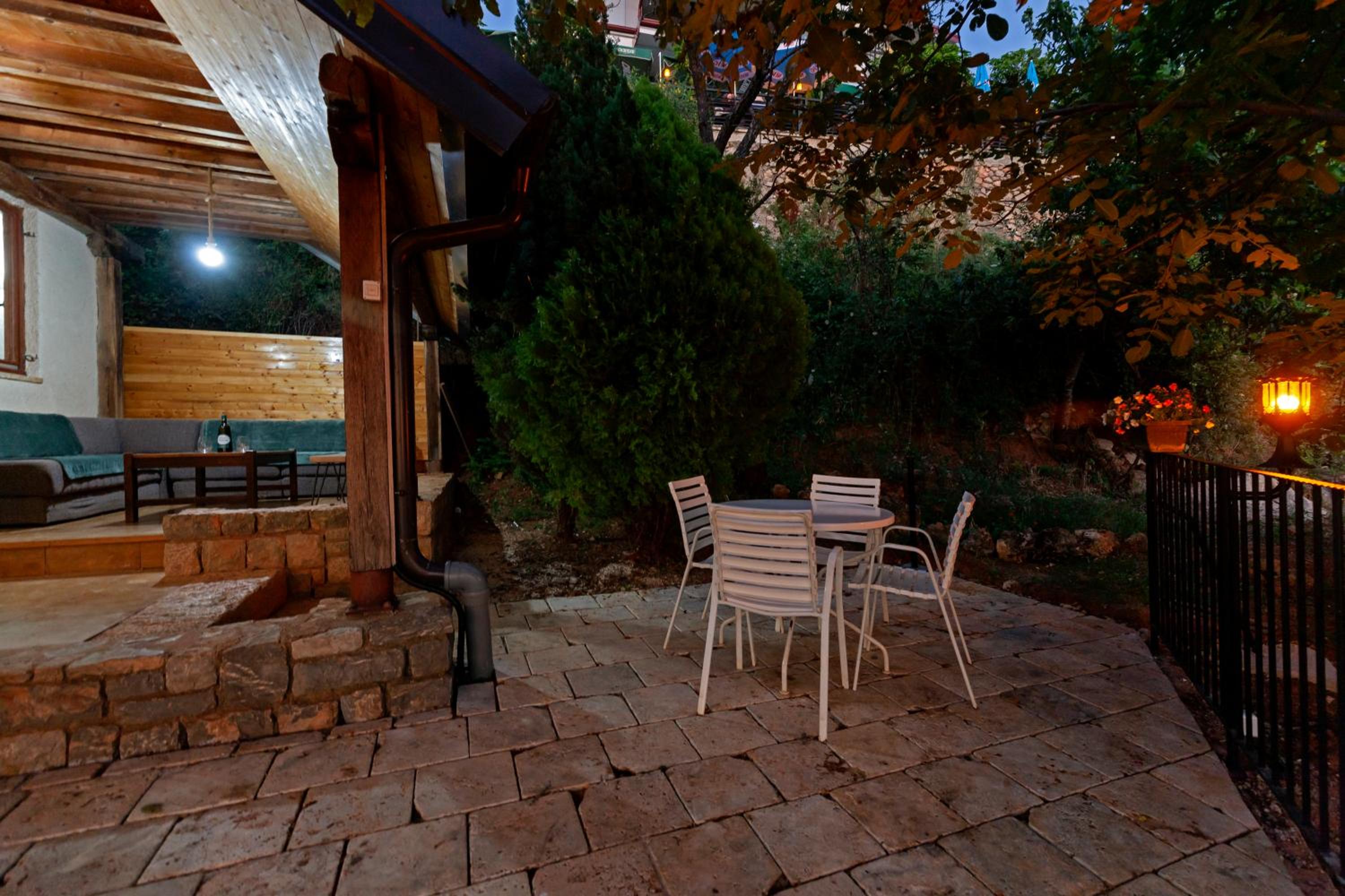 Bitrak House Megdani