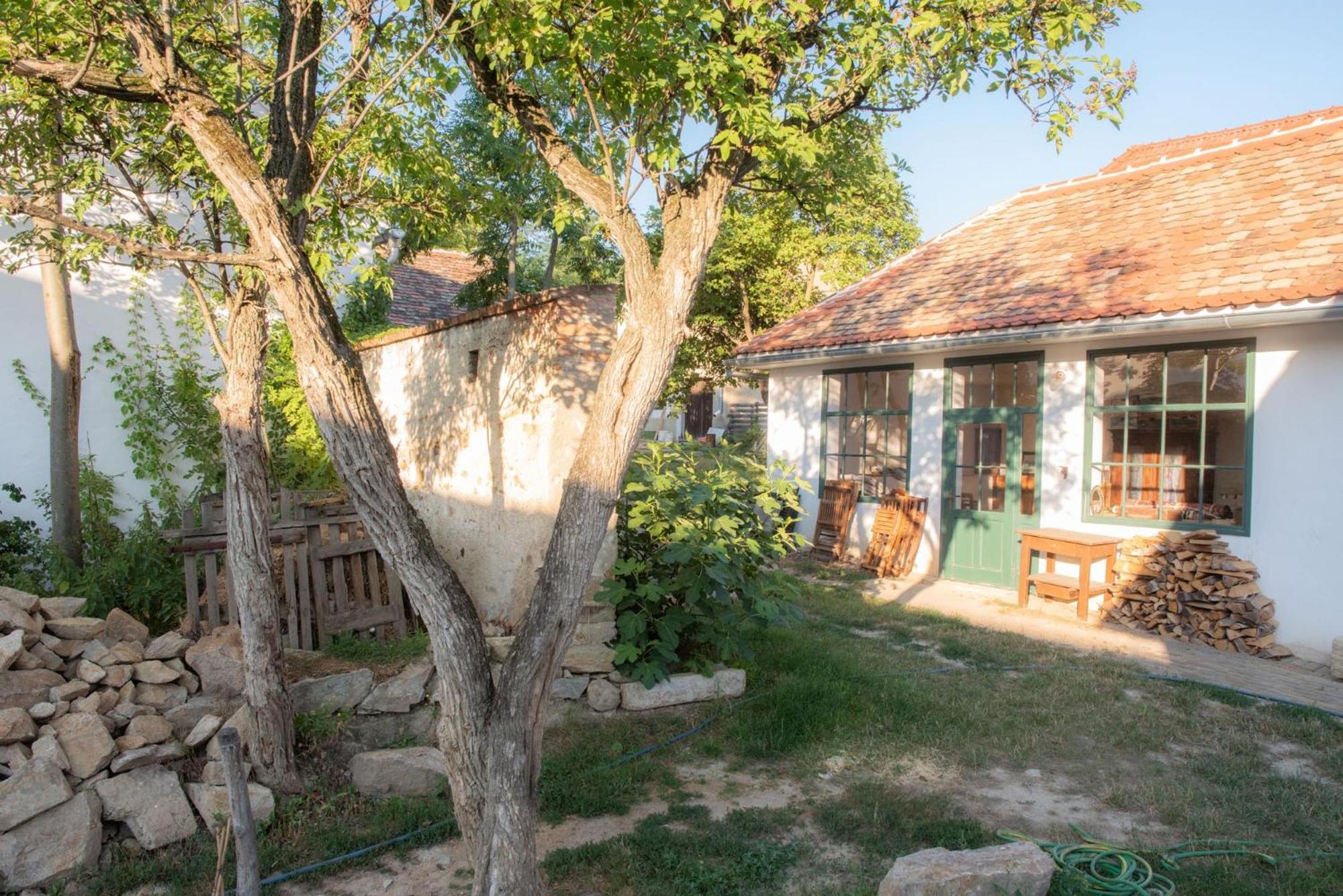 dasFritsch-Historisches Weinbauernhaus im Grünen