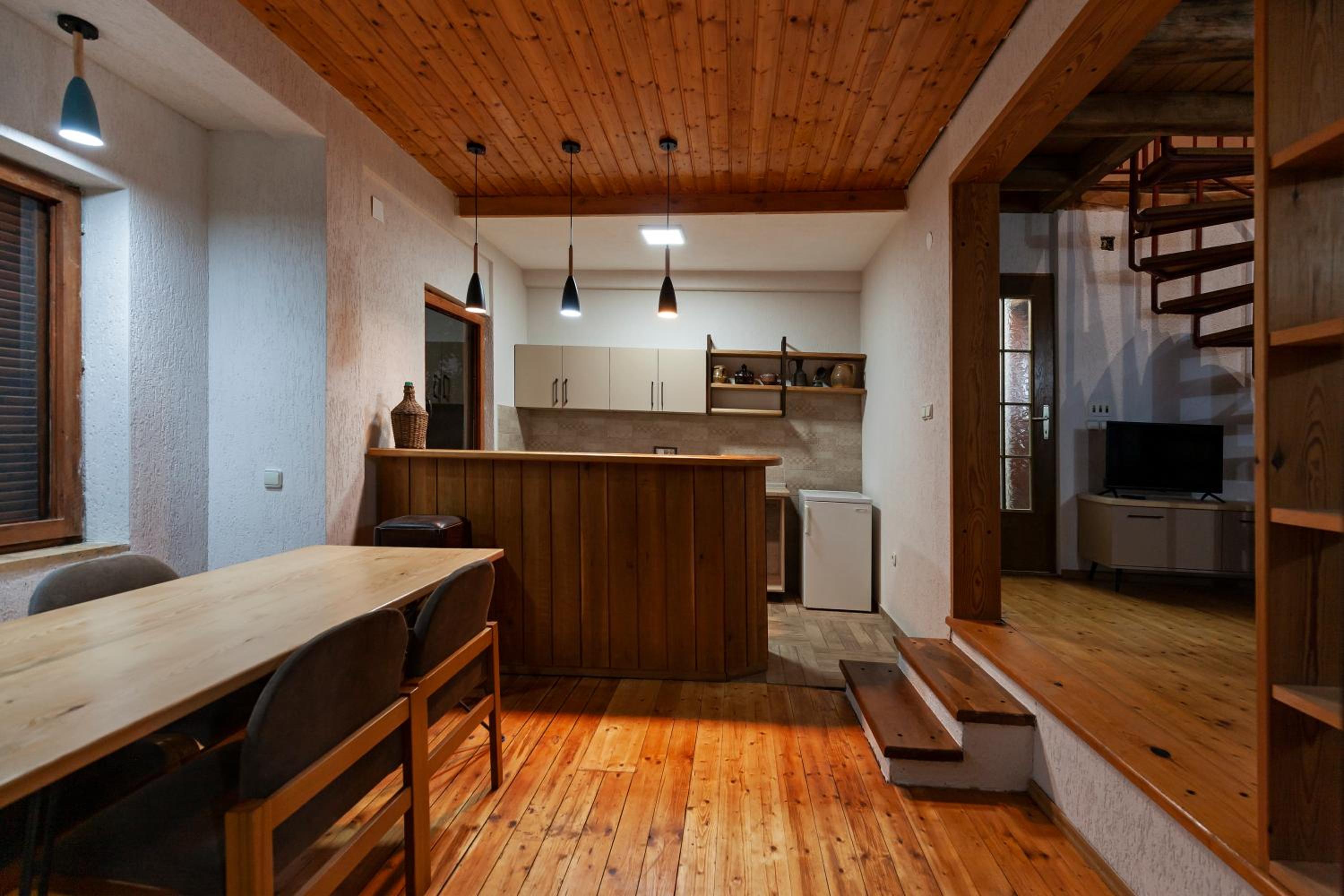 Bitrak House Megdani