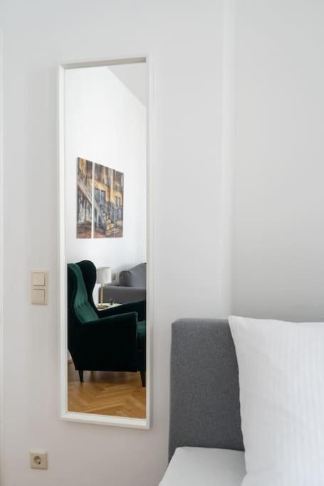 Historic Heart Apartment Vienna
