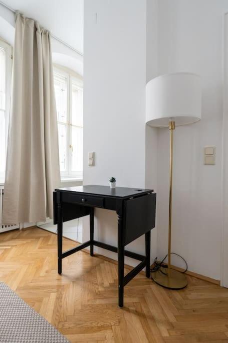 Historic Heart Apartment Vienna