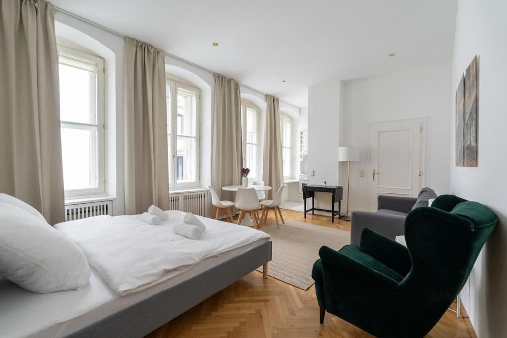 Historic Heart Apartment Vienna