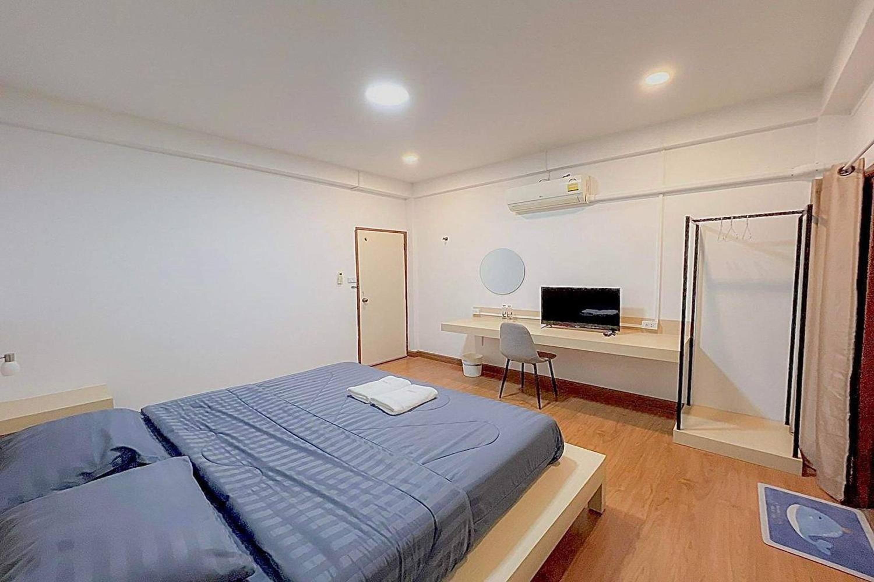 Koenji Guest House & Bar Chiang Mai