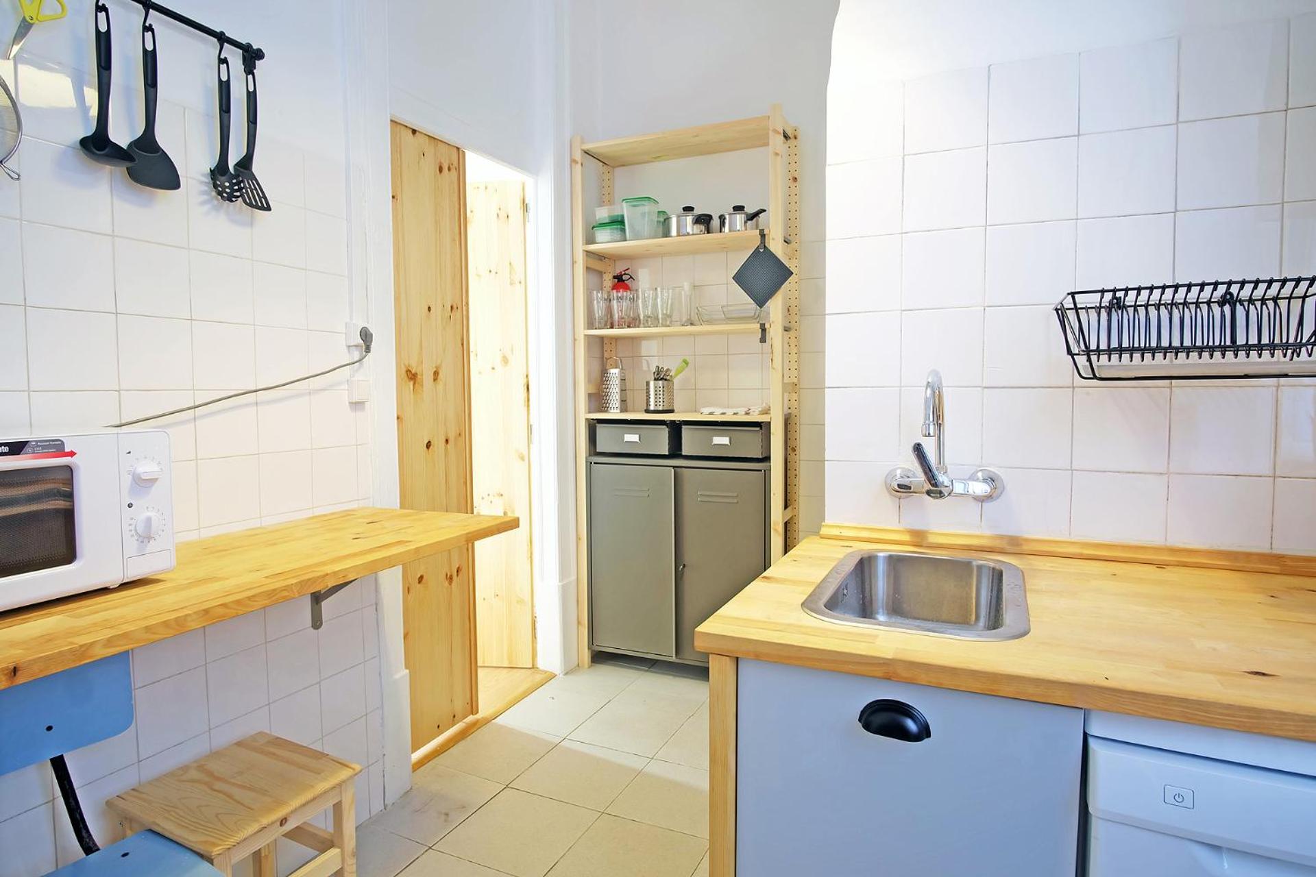 BH1 4BR in Heart of Bohemian Bairro Alto view 3