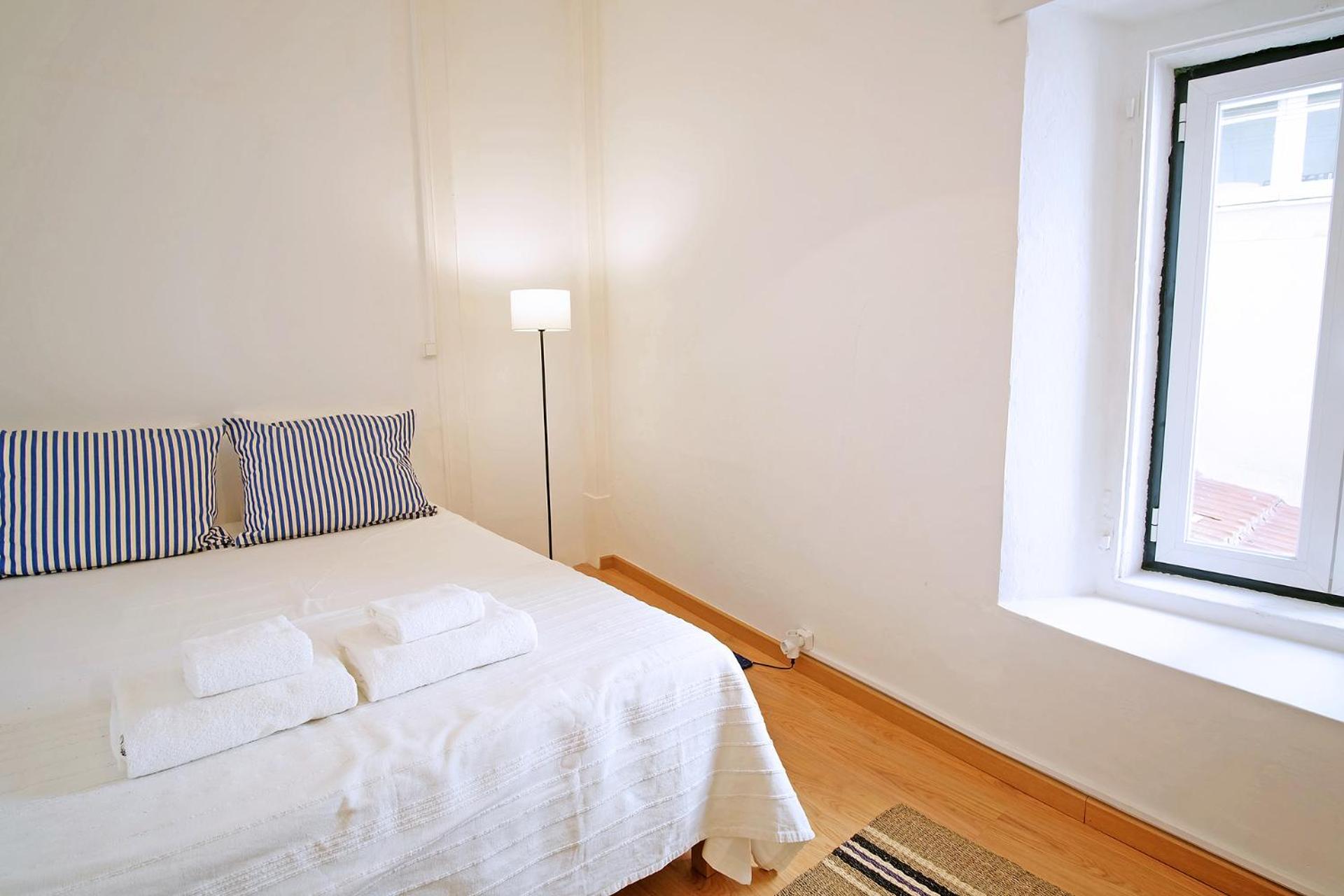 BH1 4BR in Heart of Bohemian Bairro Alto view 5