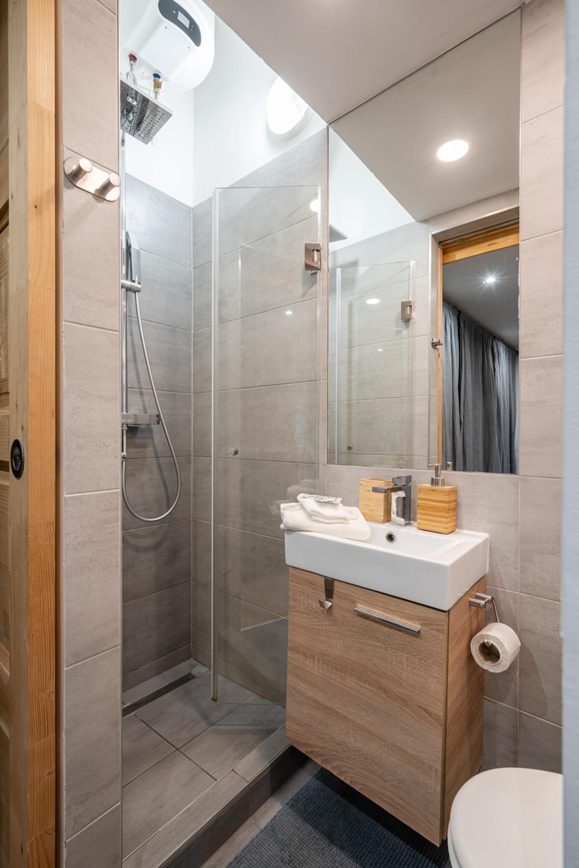 Wanderlust Hideaway Apartment