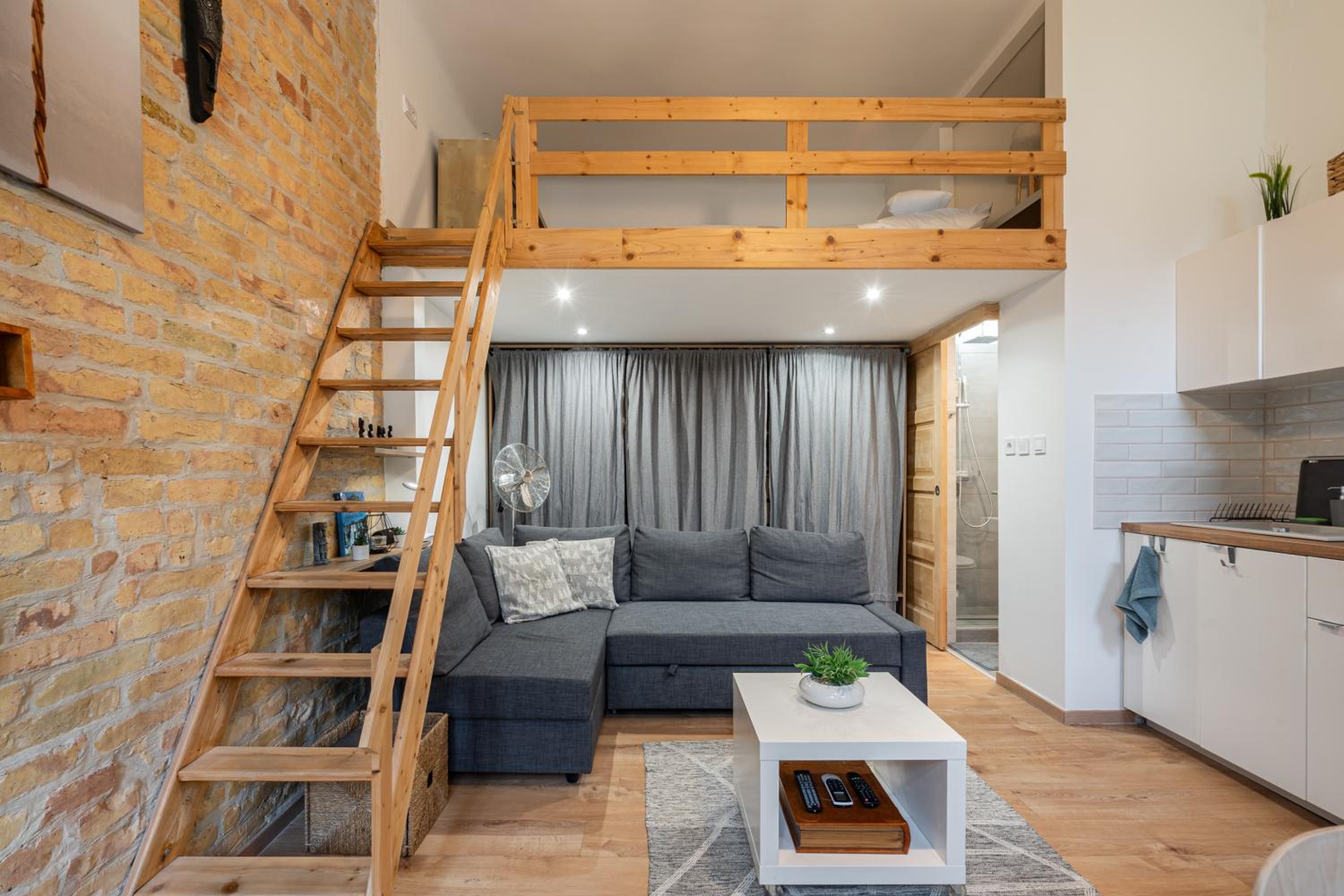 Wanderlust Hideaway Apartment