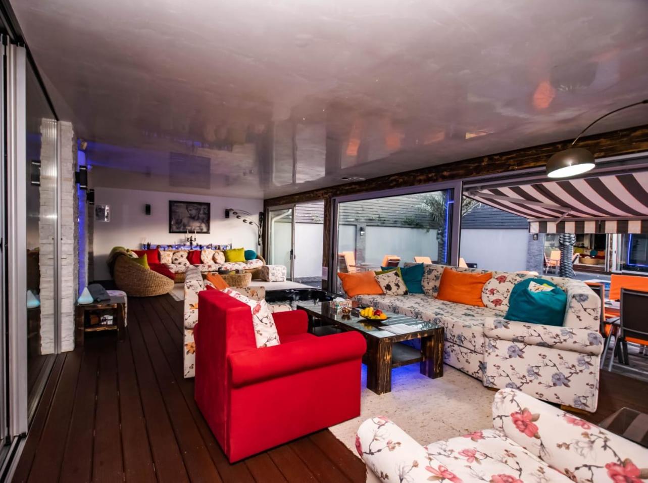 Villa RICH